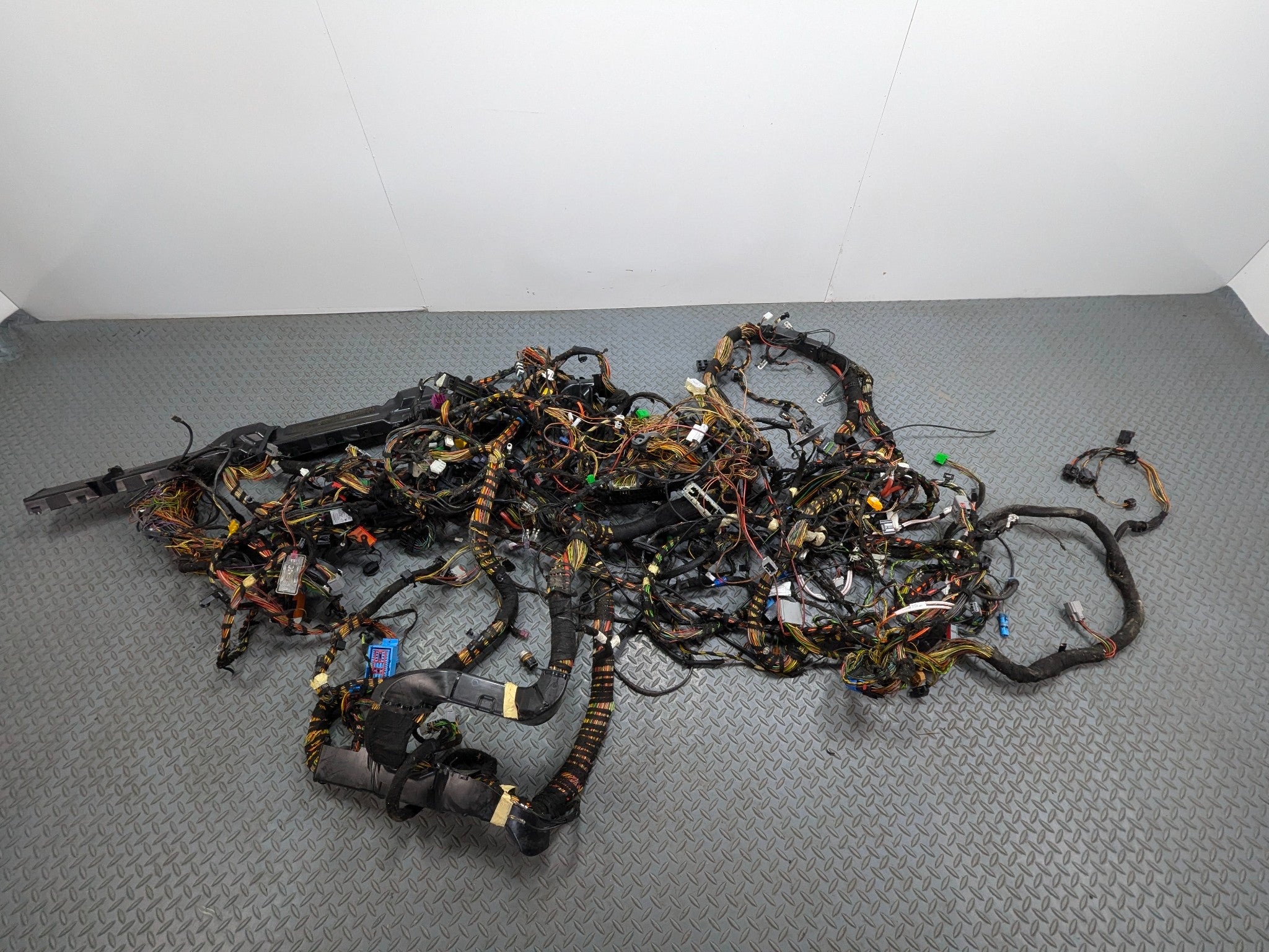 2010 - 2012 LAND ROVER RANGE ROVER OEM BODY WIRE HARNESS CABLE AND CONNECTOR