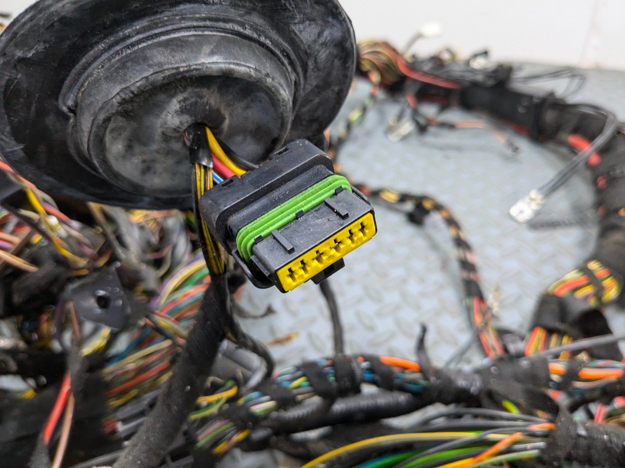 2010 - 2012 LAND ROVER RANGE ROVER OEM BODY WIRE HARNESS CABLE AND CONNECTOR