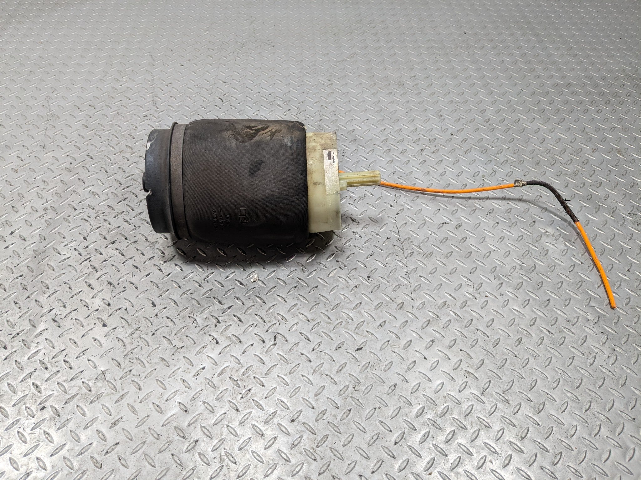 2010 - 2012 LAND ROVER RANGE ROVER OEM AIR SUSPENSION STRUT SPRING REAR RIGHT