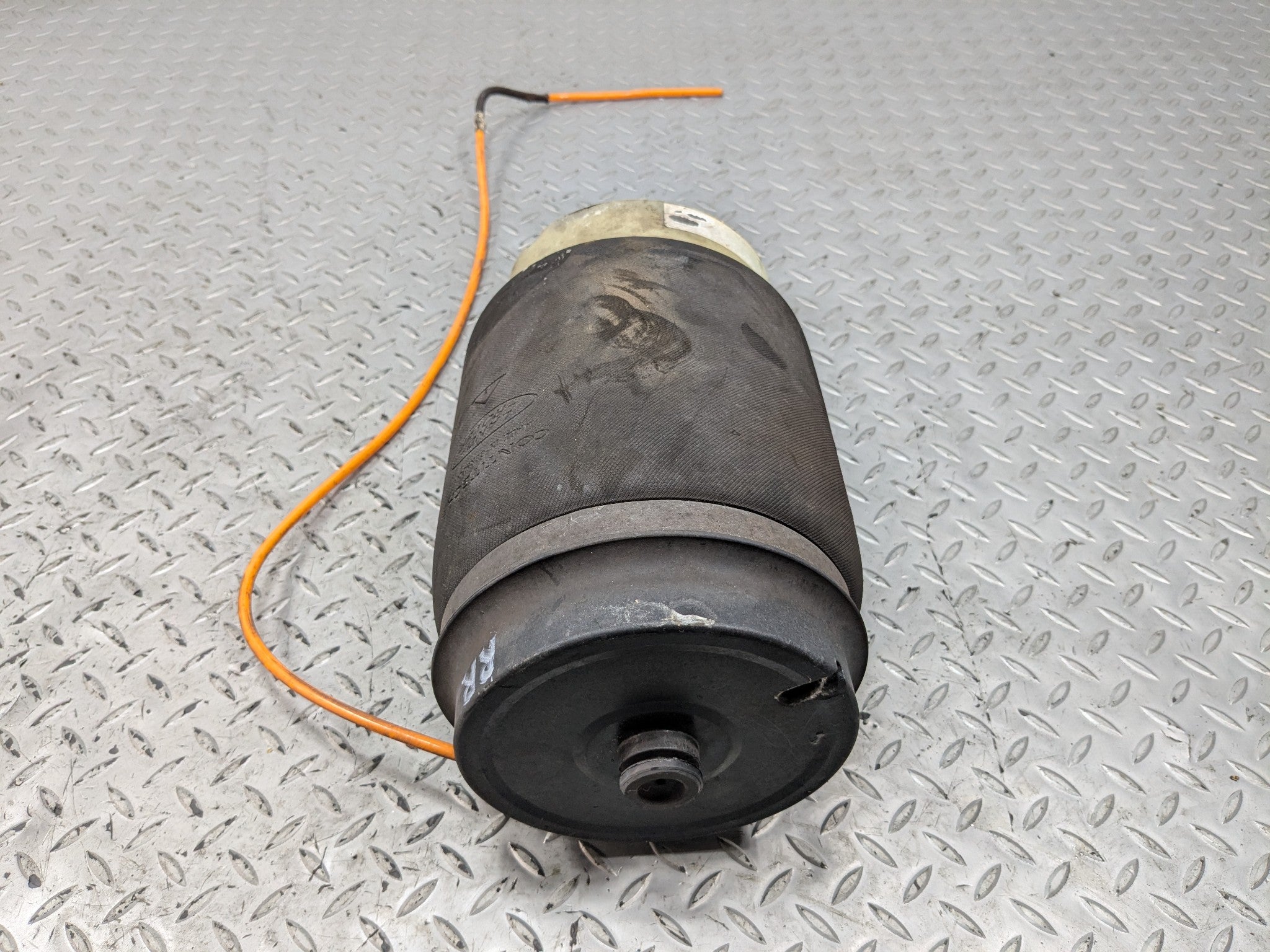 2010 - 2012 LAND ROVER RANGE ROVER OEM AIR SUSPENSION STRUT SPRING REAR RIGHT