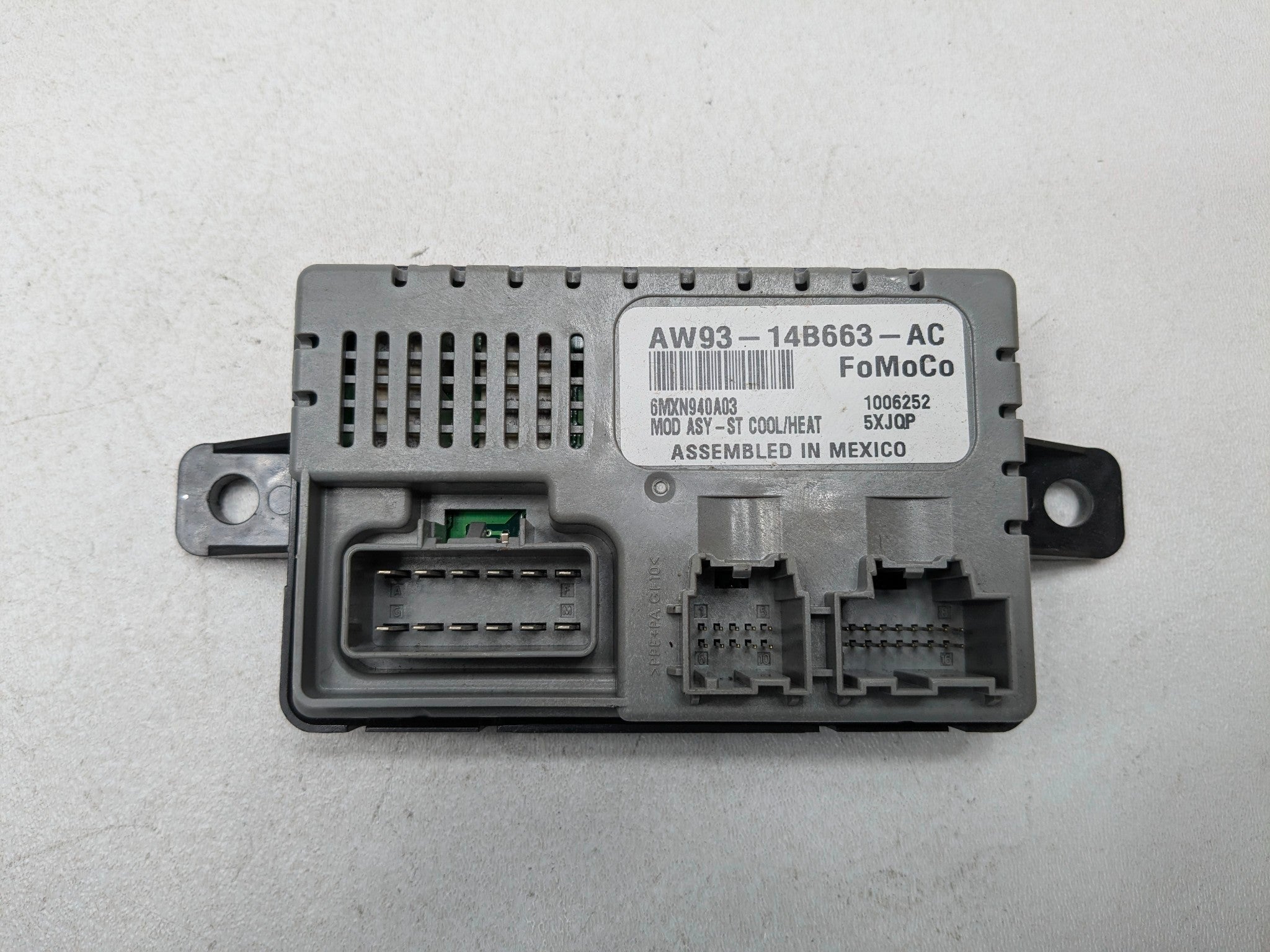 10 - 12 LAND ROVER RANGE ROVER OEM SEAT TEMPERATURE HEAT COOLING CONTROL MODULE