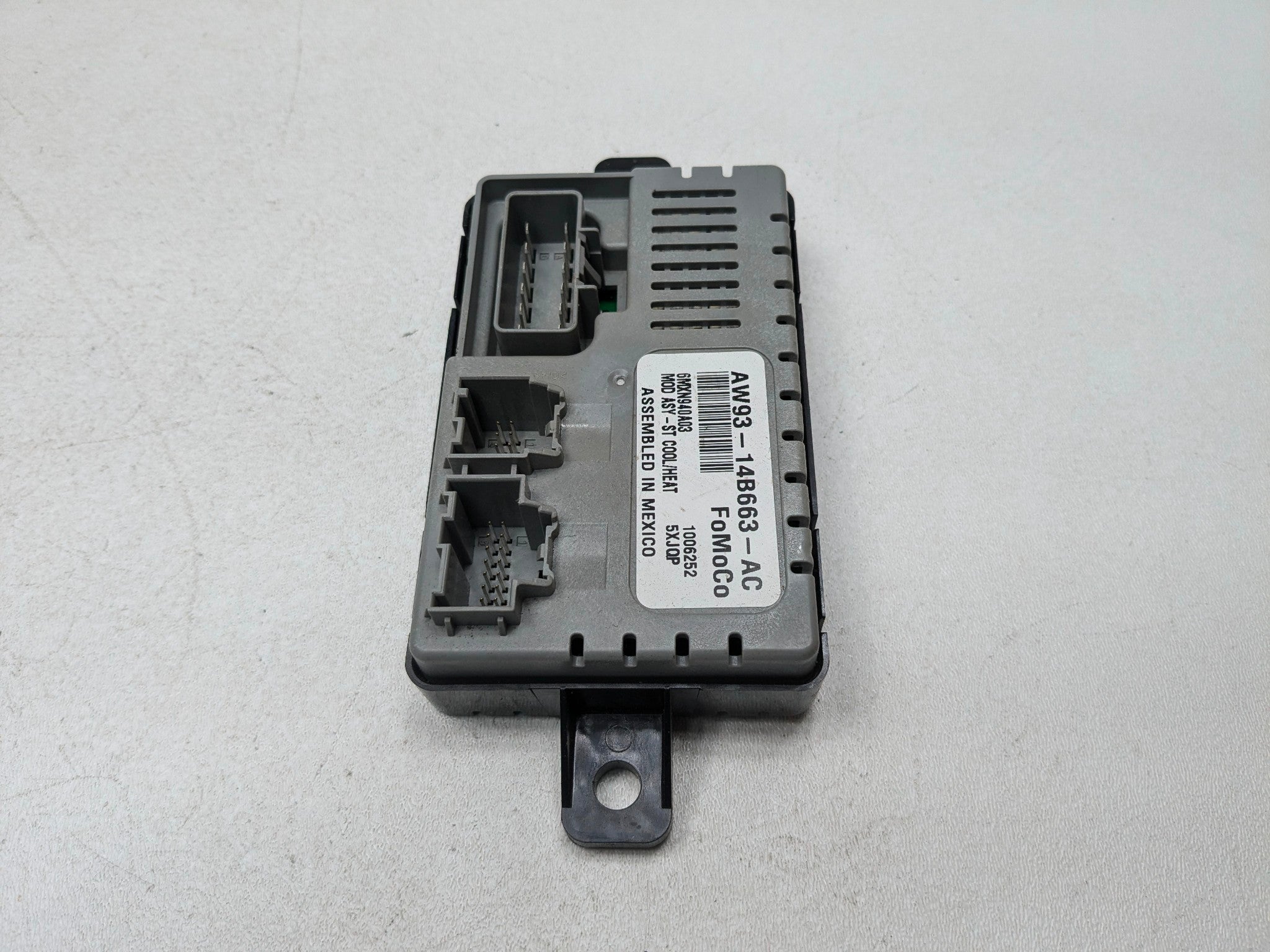 10 - 12 LAND ROVER RANGE ROVER OEM SEAT TEMPERATURE HEAT COOLING CONTROL MODULE