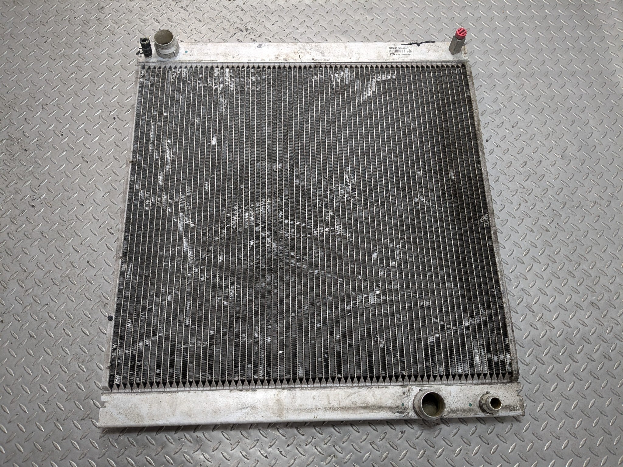 2010 - 2012 LAND ROVER RANGE ROVER OEM REAR SUPERCHARGED ENGINE COOLANT RADIATOR