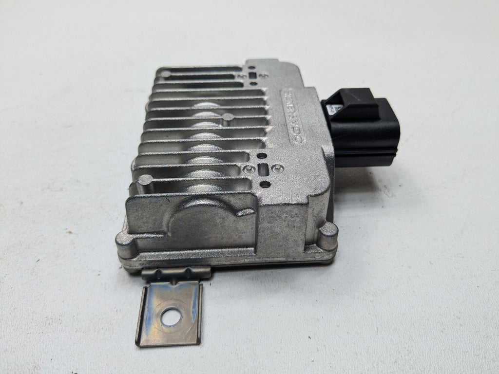 2010 - 2012 LAND ROVER RANGE ROVER OEM FUEL PUMP ELECTRONIC CONTROL MODULE