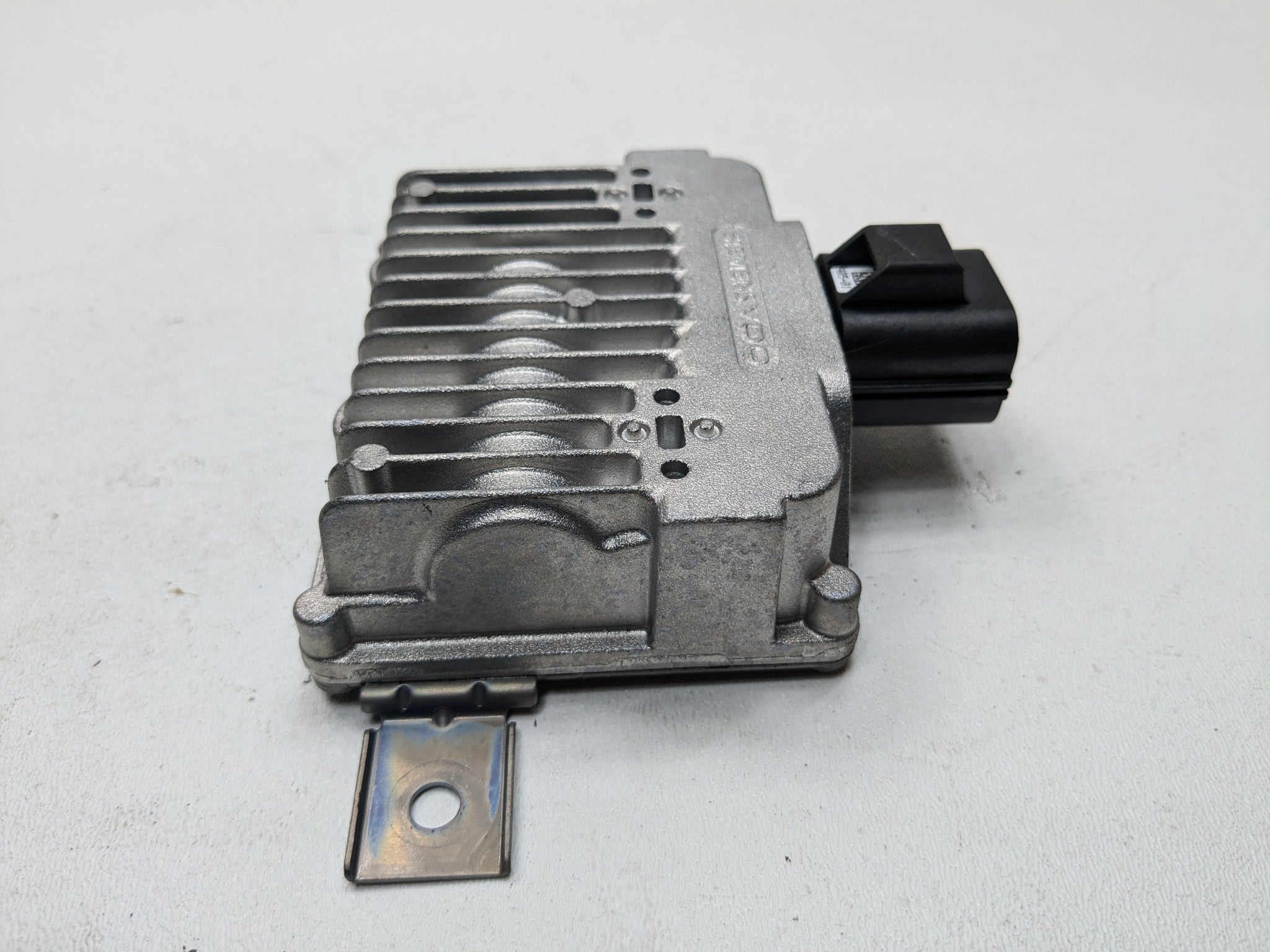 2010 - 2012 LAND ROVER RANGE ROVER OEM FUEL PUMP ELECTRONIC CONTROL MODULE