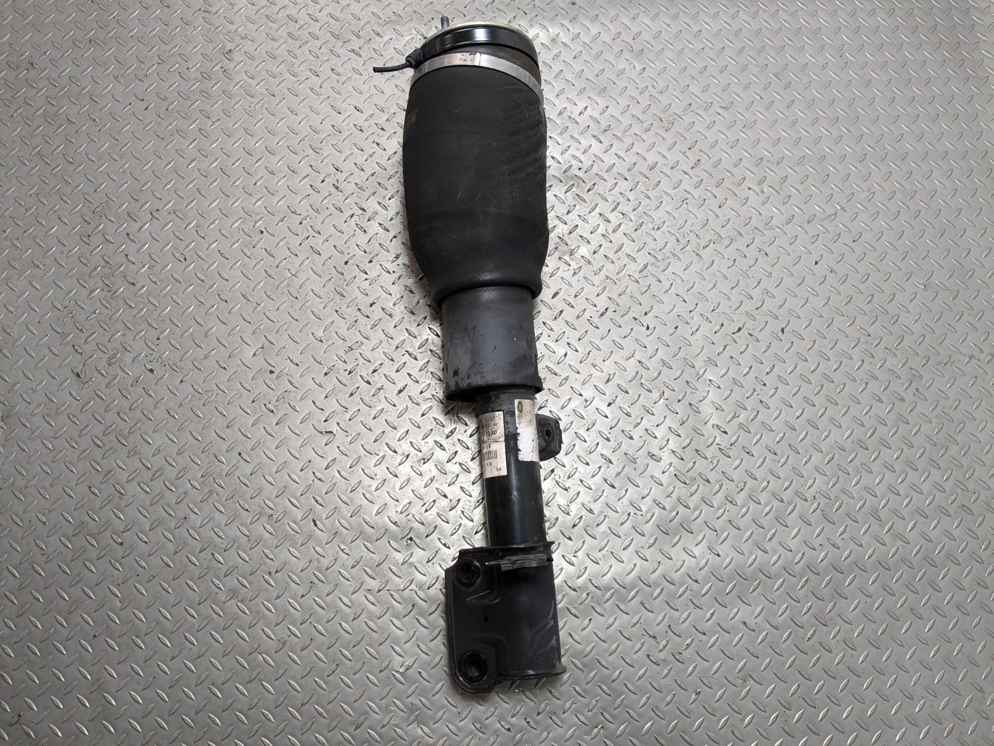 2010 - 2012 LAND ROVER RANGE ROVER OEM AIR SPRINGS STRUT FRONT LEFT DRIVER SIDE