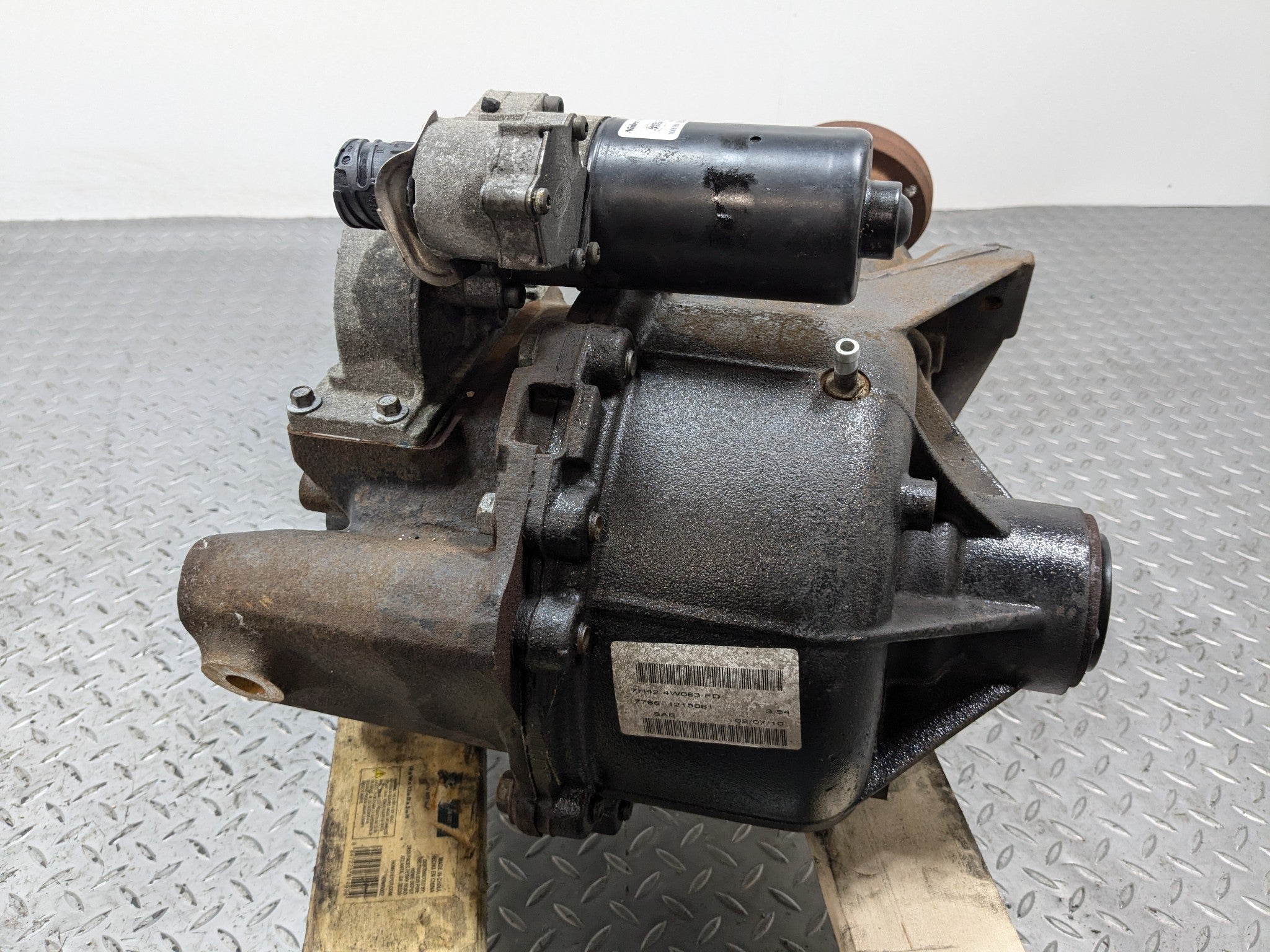 2010 - 2012 LAND ROVER RANGE ROVER OEM REAR DIFFERENTIAL AXLE CARRIER ASSEMBLY