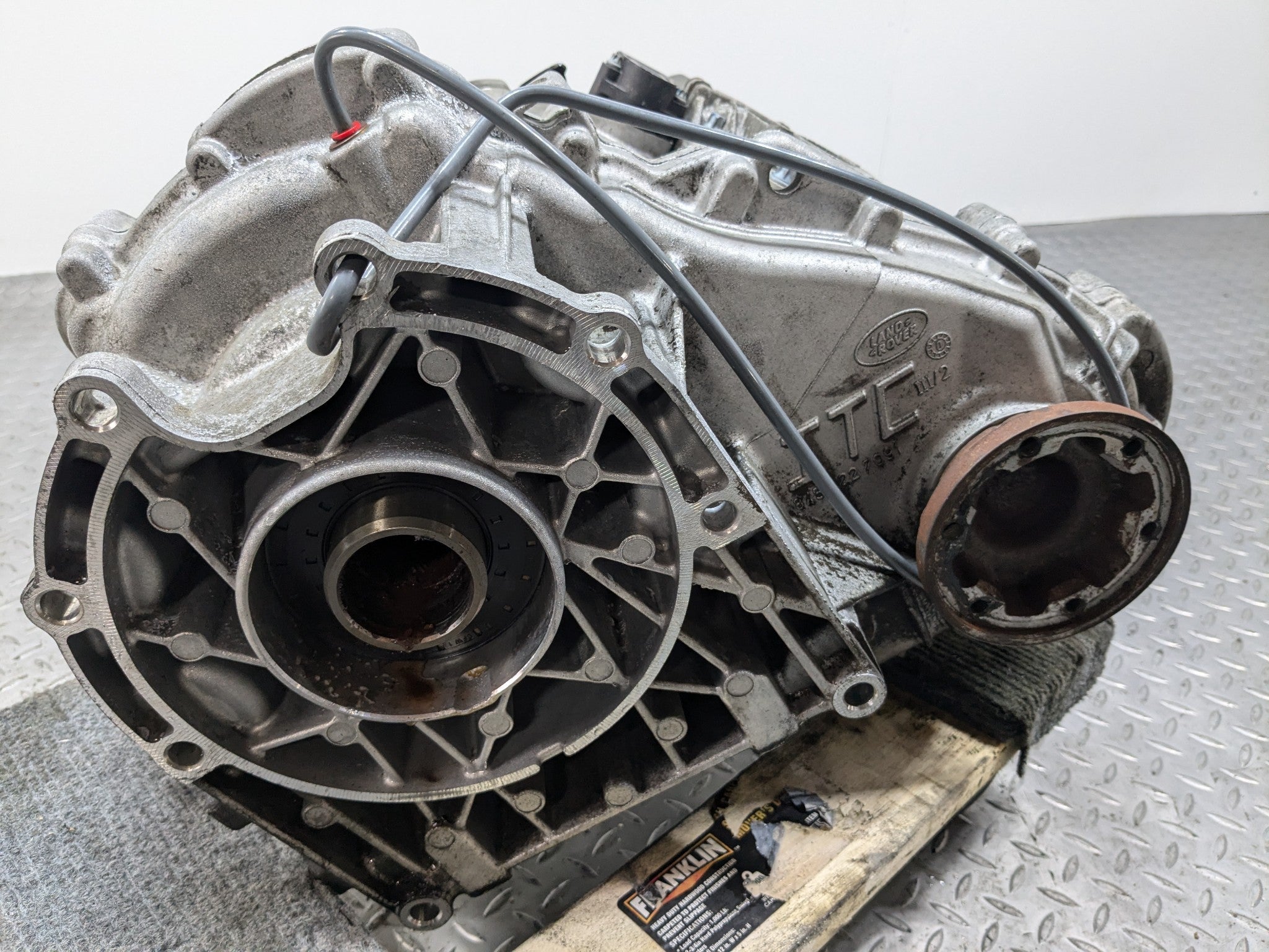 10 - 12 LAND ROVER RANGE ROVER OEM AUTOMATIC TRANSMISSION TRANSFER CASE ASSEMBLY