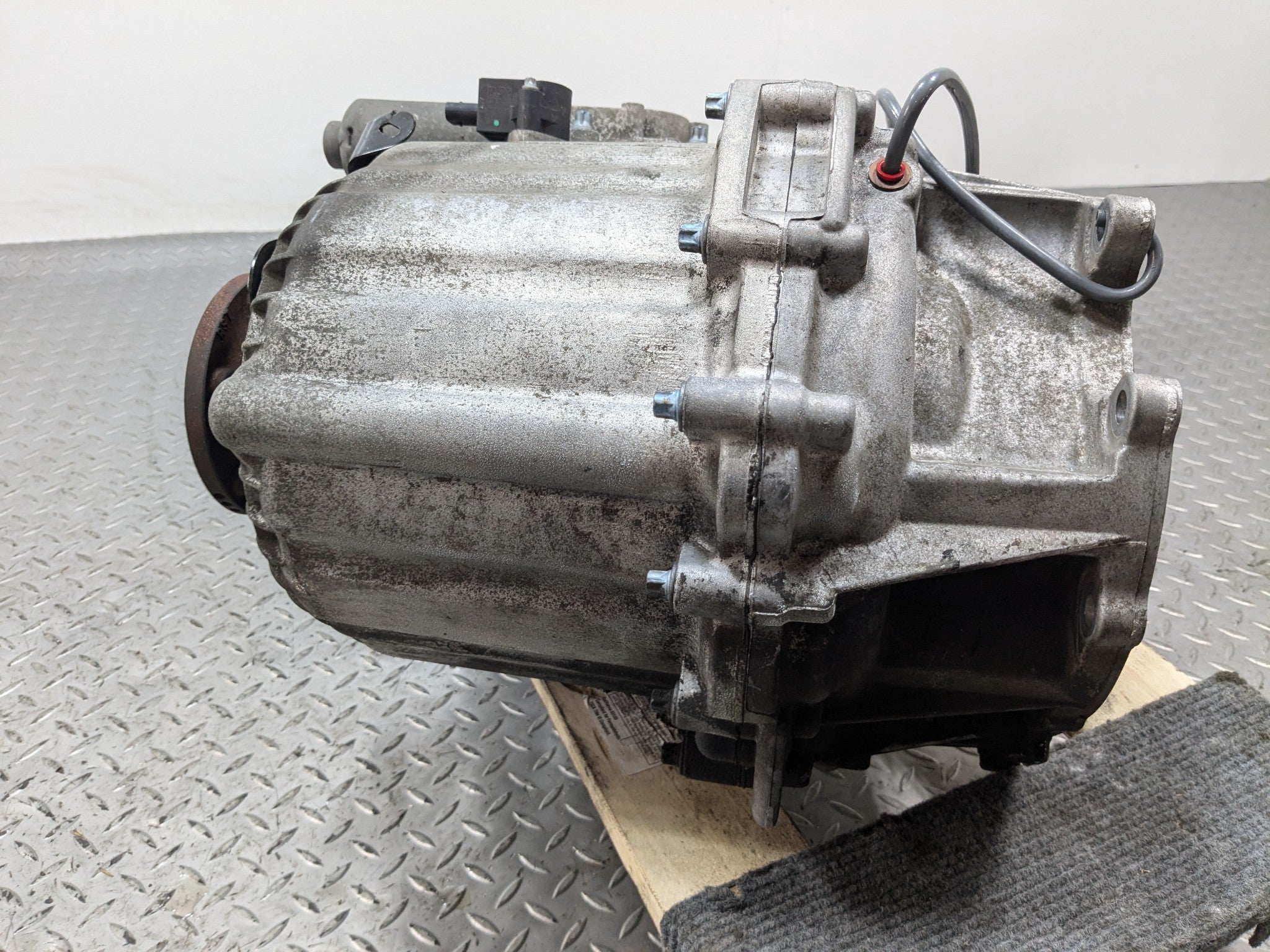 10 - 12 LAND ROVER RANGE ROVER OEM AUTOMATIC TRANSMISSION TRANSFER CASE ASSEMBLY