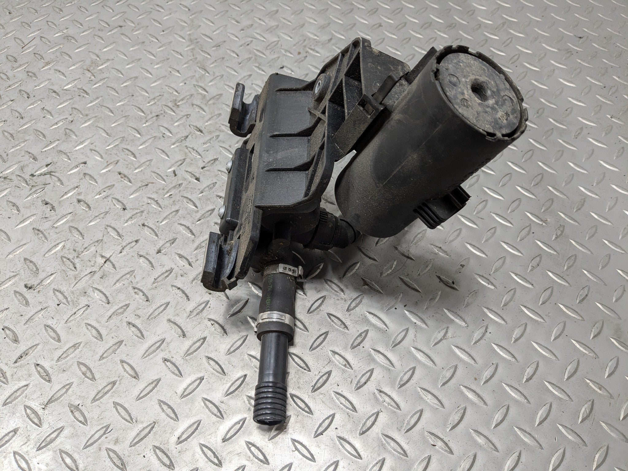 10 - 12 LAND ROVER RANGE ROVER OEM EVAPORATOR CANISTER VAPOR LEAK DETECTION PUMP