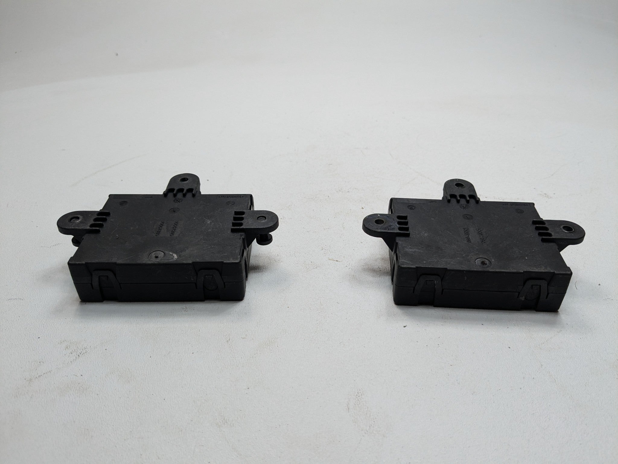 10 - 12 LAND ROVER RANGE ROVER OEM DOOR CONTROL MODULE REAR LEFT AND RIGHT SIDE