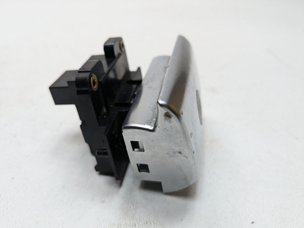 2010 - 2012 LAND ROVER RANGE ROVER OEM PARKING BRAKE SWITCH BUTTON ASSEMBLY