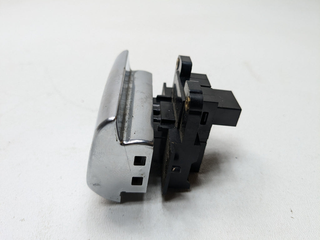 2010 - 2012 LAND ROVER RANGE ROVER OEM PARKING BRAKE SWITCH BUTTON ASSEMBLY