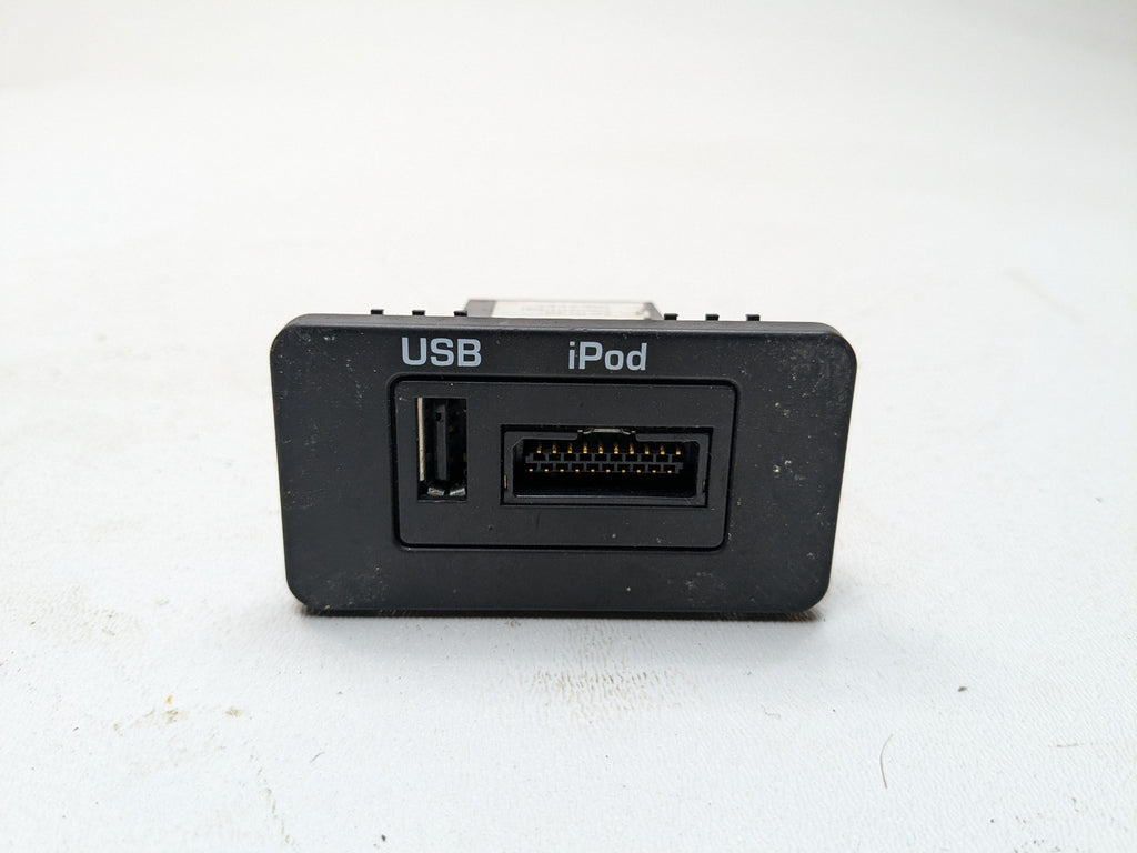 2010 - 2012 LAND ROVER RANGE ROVER OEM USB IPOD JACK SOCKET CONNECTOR PANEL