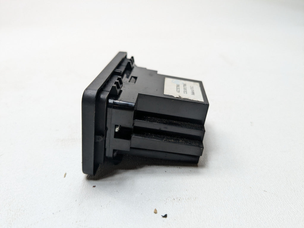 2010 - 2012 LAND ROVER RANGE ROVER OEM USB IPOD JACK SOCKET CONNECTOR PANEL