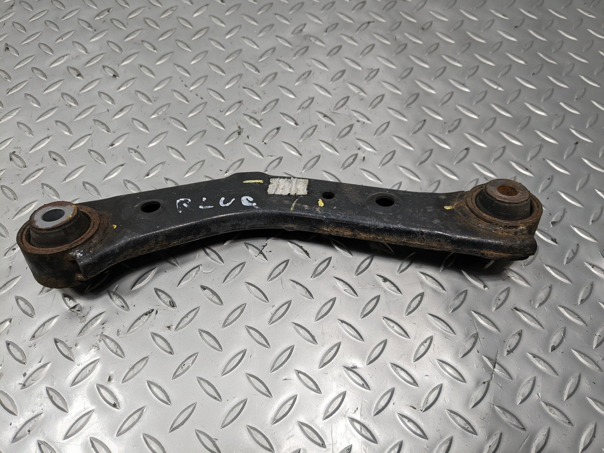 2013 - 2016 HYUNDAI SANTA FE OEM 3.3L UPPER CONTROL ARM REAR LEFT DRIVER SIDE
