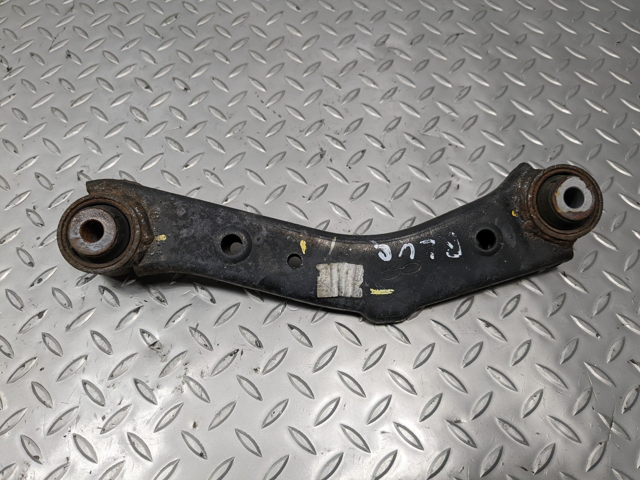 2013 - 2016 HYUNDAI SANTA FE OEM 3.3L UPPER CONTROL ARM REAR LEFT DRIVER SIDE