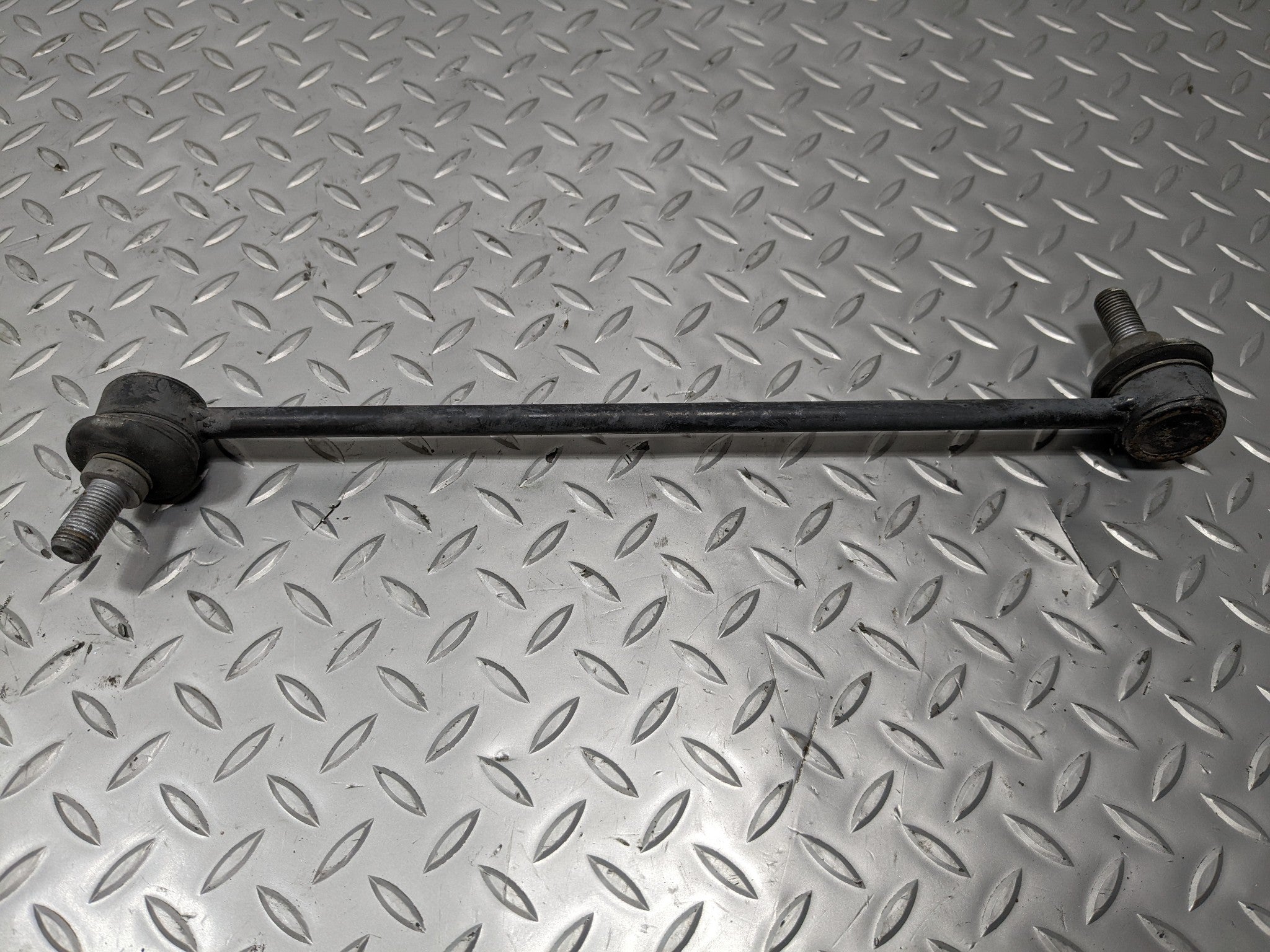 2013 - 2016 HYUNDAI SANTA FE OEM STABILIZER SWAY BAR LINK FRONT LEFT DRIVER SIDE