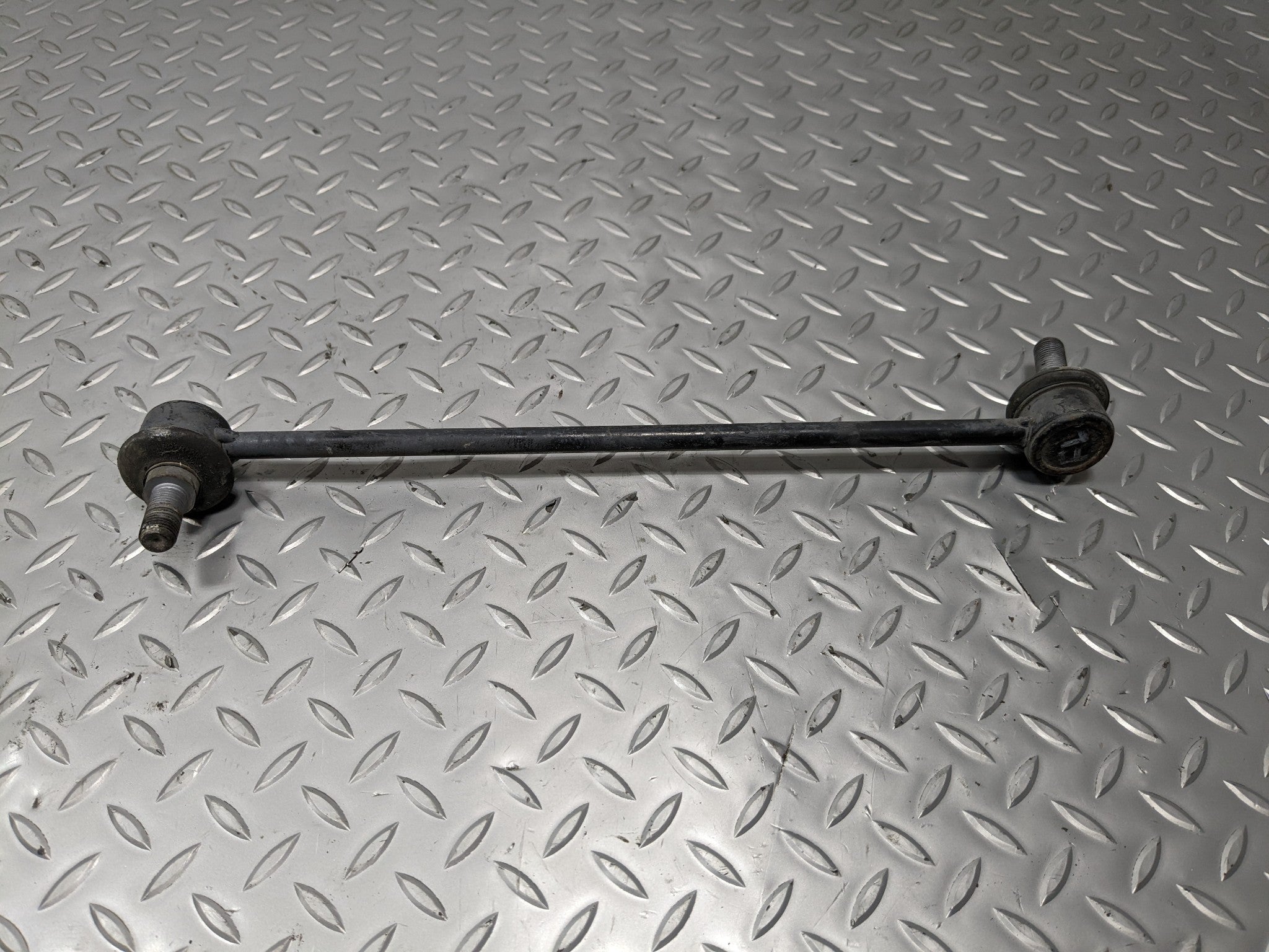 2013 - 2016 HYUNDAI SANTA FE OEM STABILIZER SWAY BAR LINK FRONT LEFT DRIVER SIDE