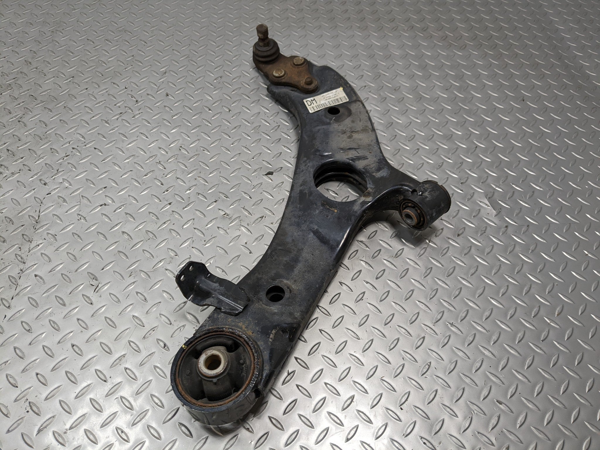 2013 - 2016 HYUNDAI SANTA FE OEM 3.3L LOWER CONTROL ARM FRONT LEFT DRIVER SIDE