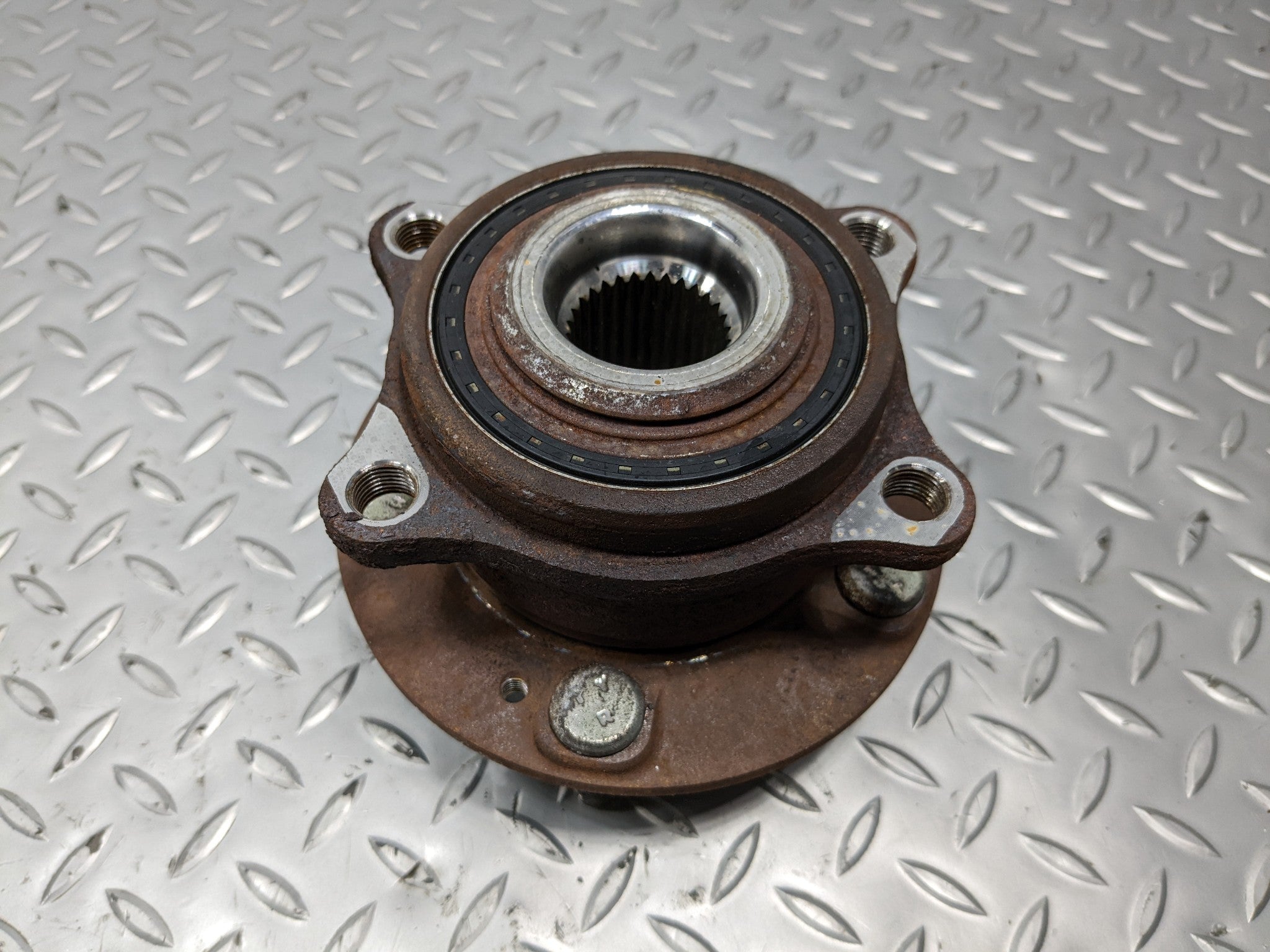 2013 - 2016 HYUNDAI SANTA FE OEM WHEEL HUB BEARING REAR LEFT DRIVER SIDE
