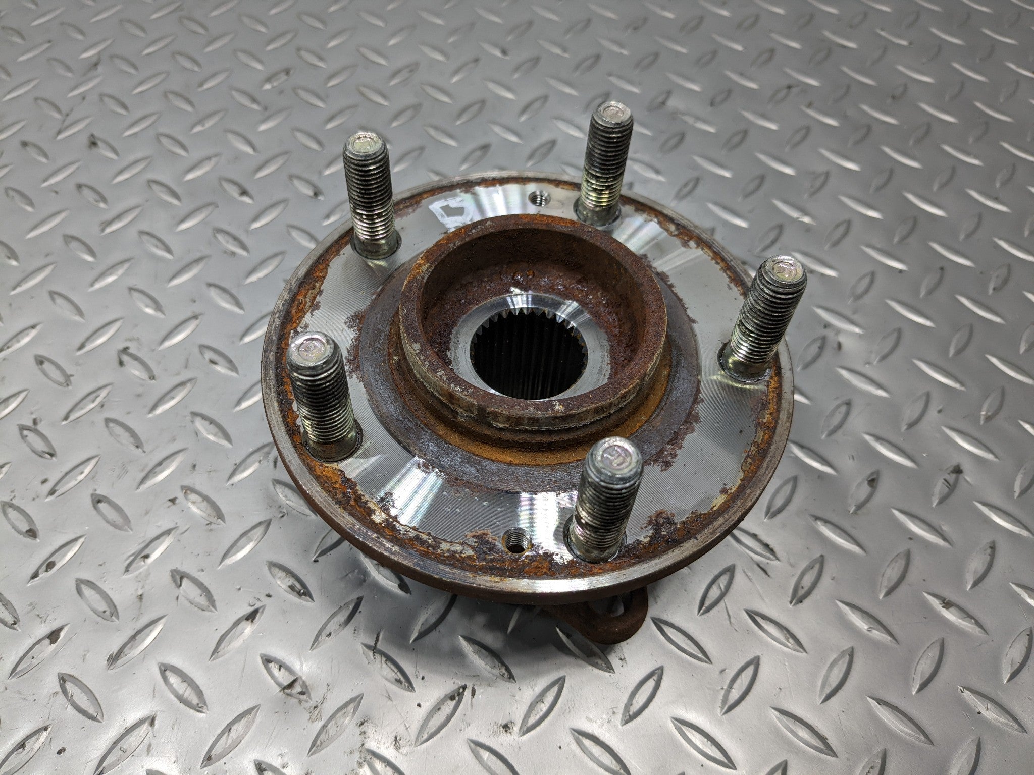 2013 - 2016 HYUNDAI SANTA FE OEM WHEEL HUB BEARING REAR LEFT DRIVER SIDE