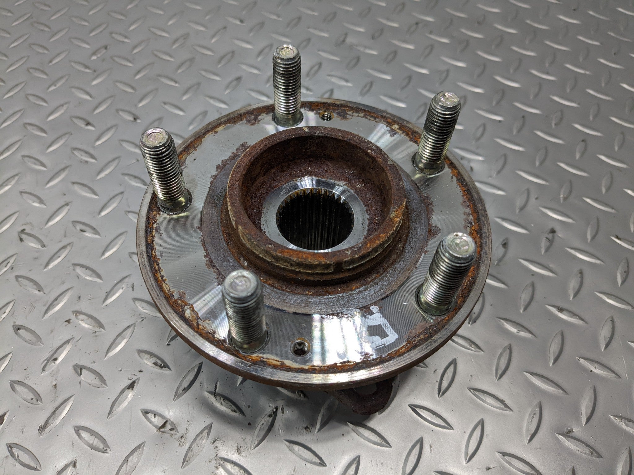 2013 - 2016 HYUNDAI SANTA FE OEM WHEEL HUB BEARING REAR LEFT DRIVER SIDE