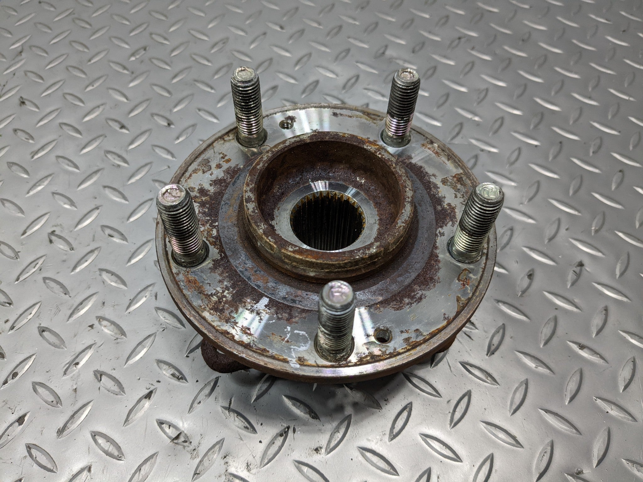 2013 - 2016 HYUNDAI SANTA FE OEM WHEEL HUB BEARING REAR RIGHT PASSENGER SIDE