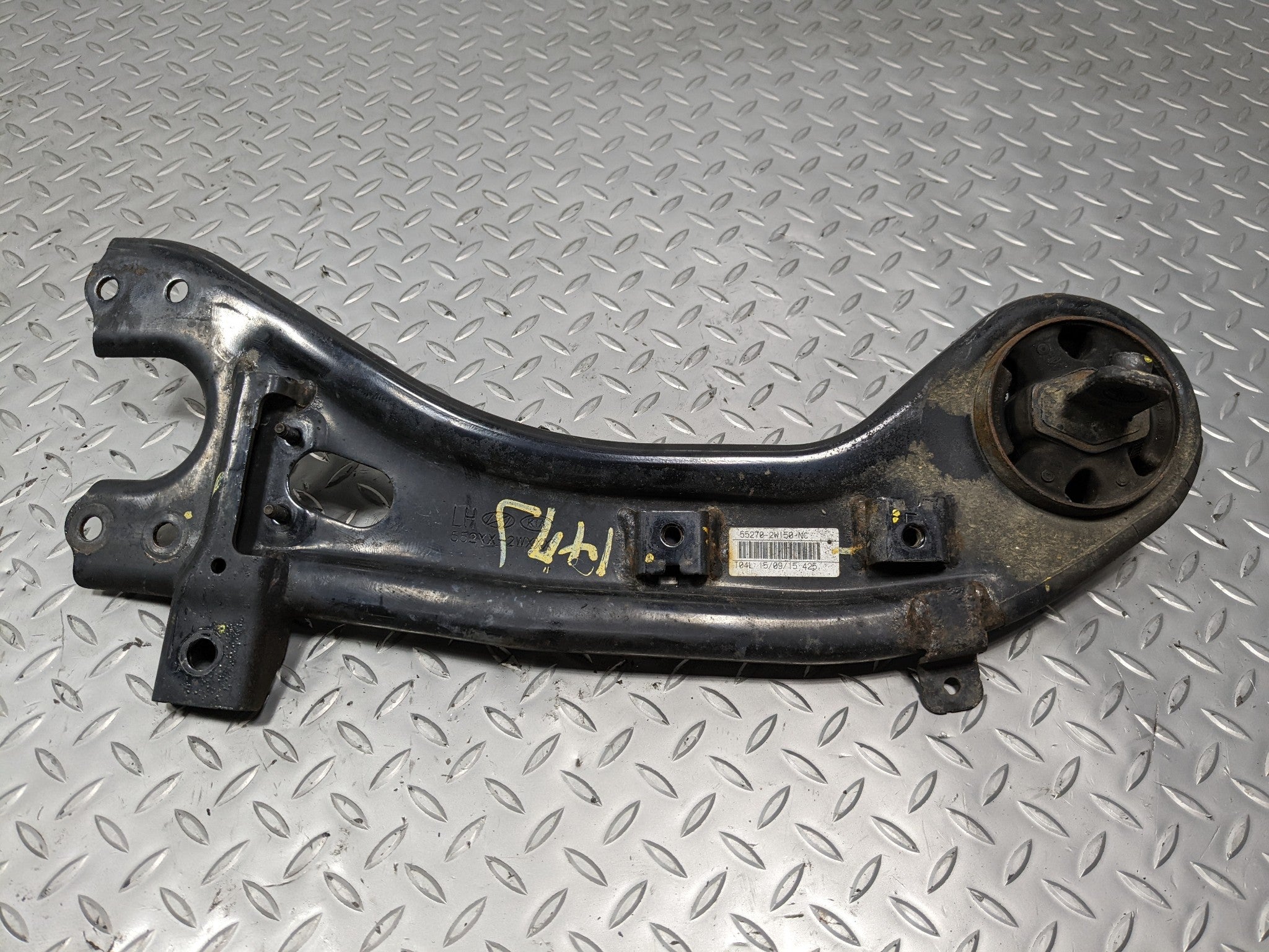 2013 - 2016 HYUNDAI SANTA FE OEM TRAILING LOWER CONTROL ARM REAR LEFT SIDE  3.3L
