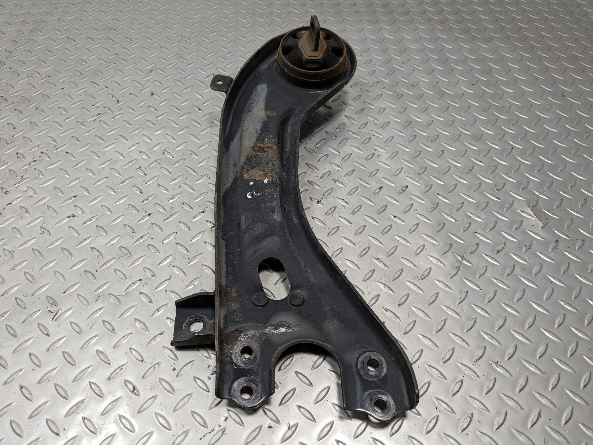 2013 - 2016 HYUNDAI SANTA FE OEM TRAILING LOWER CONTROL ARM REAR LEFT SIDE  3.3L