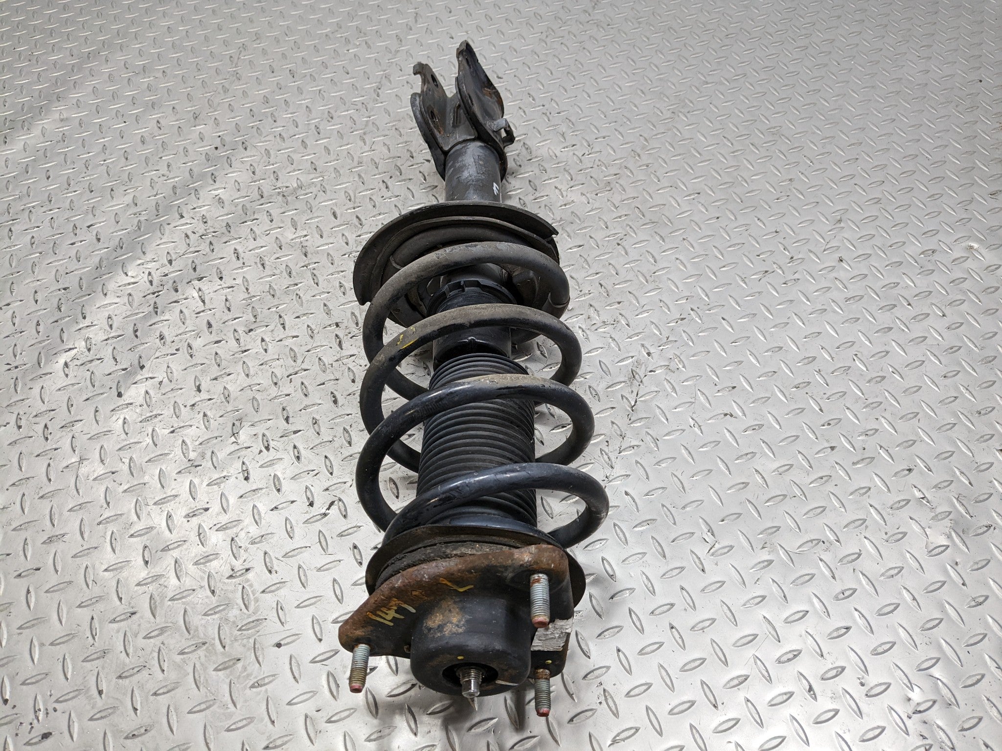 2013 - 2016 HYUNDAI SANTA FE OEM 3.3L LWB SUSPENSION SHOCK STRUT FRONT LEFT SIDE