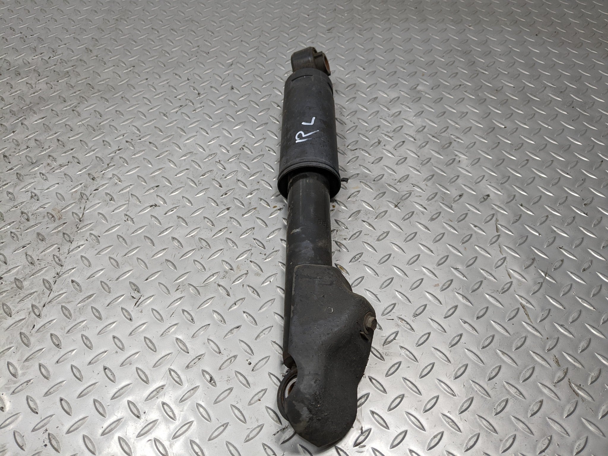 2013 - 2016 HYUNDAI SANTA FE OEM SHOCK ABSORBER REAR LEFT DRIVER SIDE