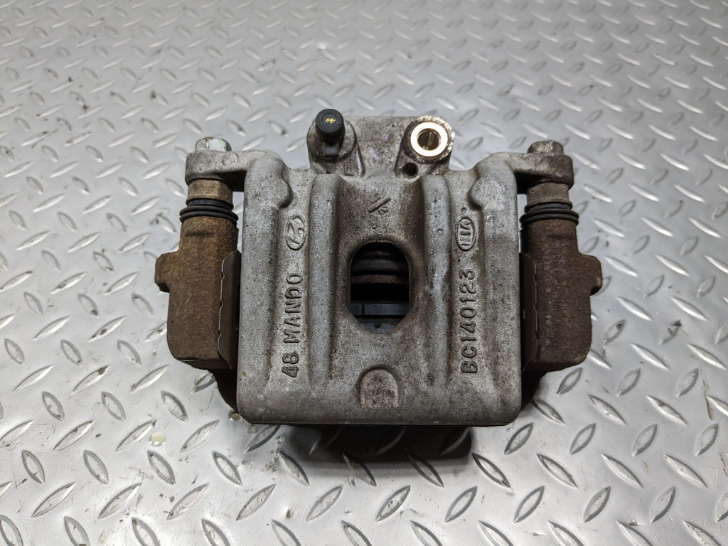 2013 - 2016 HYUNDAI SANTA FE OEM BRAKE CALIPER ASSEMBLY REAR LEFT DRIVER SIDE