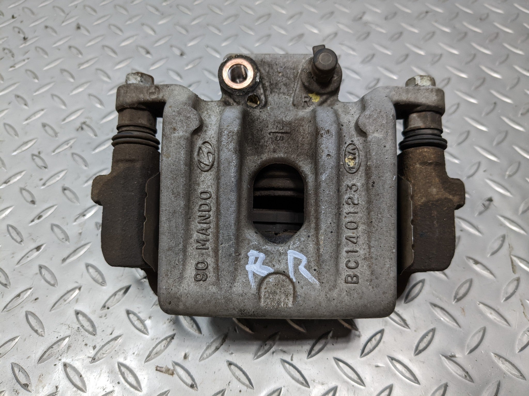 2013 - 2016 HYUNDAI SANTA FE OEM BRAKE CALIPER ASSEMBLY REAR RIGHT SIDE