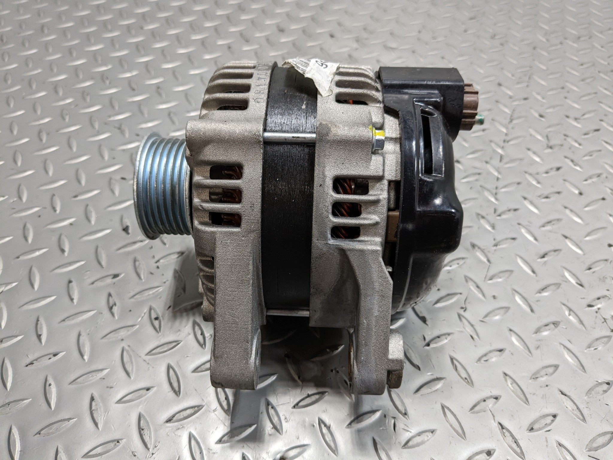 2013 - 2016 HYUNDAI SANTA FE OEM ALTERNATOR POWER GENERATOR ASSEMBLY