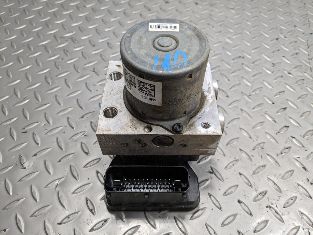 2013 - 2016 HYUNDAI SANTA FE OEM LWB 3.3L ABS ANTI LOCK BRAKE PUMP MODULE UNIT