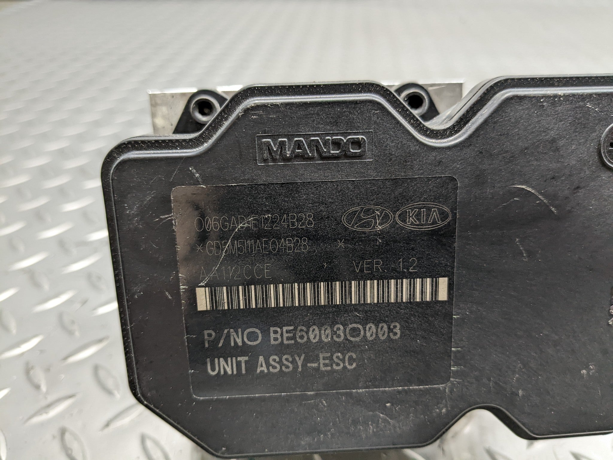 2013 - 2016 HYUNDAI SANTA FE OEM LWB 3.3L ABS ANTI LOCK BRAKE PUMP MODULE UNIT