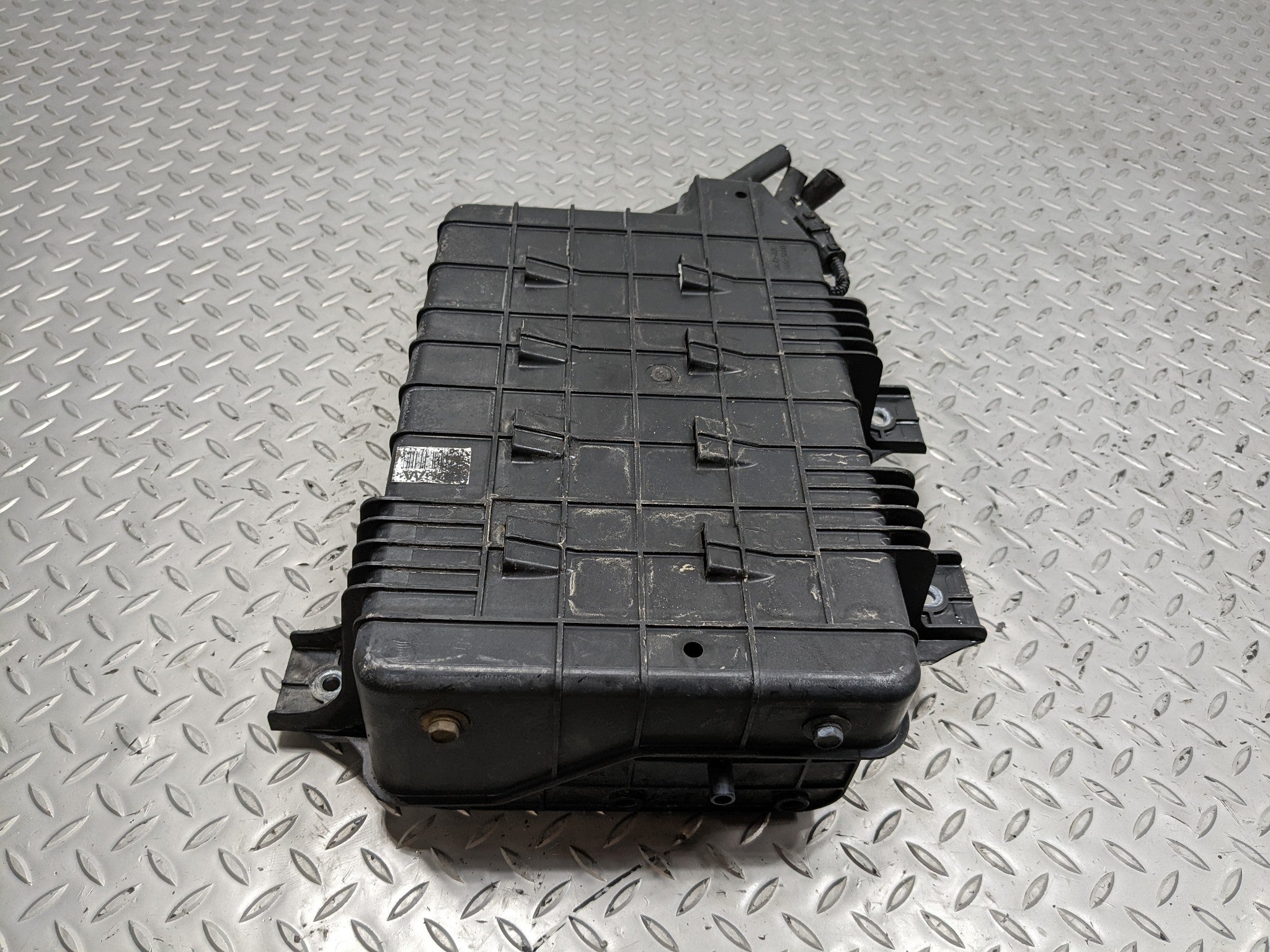 2013 - 2016 HYUNDAI SANTA FE OEM FUEL VAPOR EVAPORATOR CANISTER ASSEMBLY