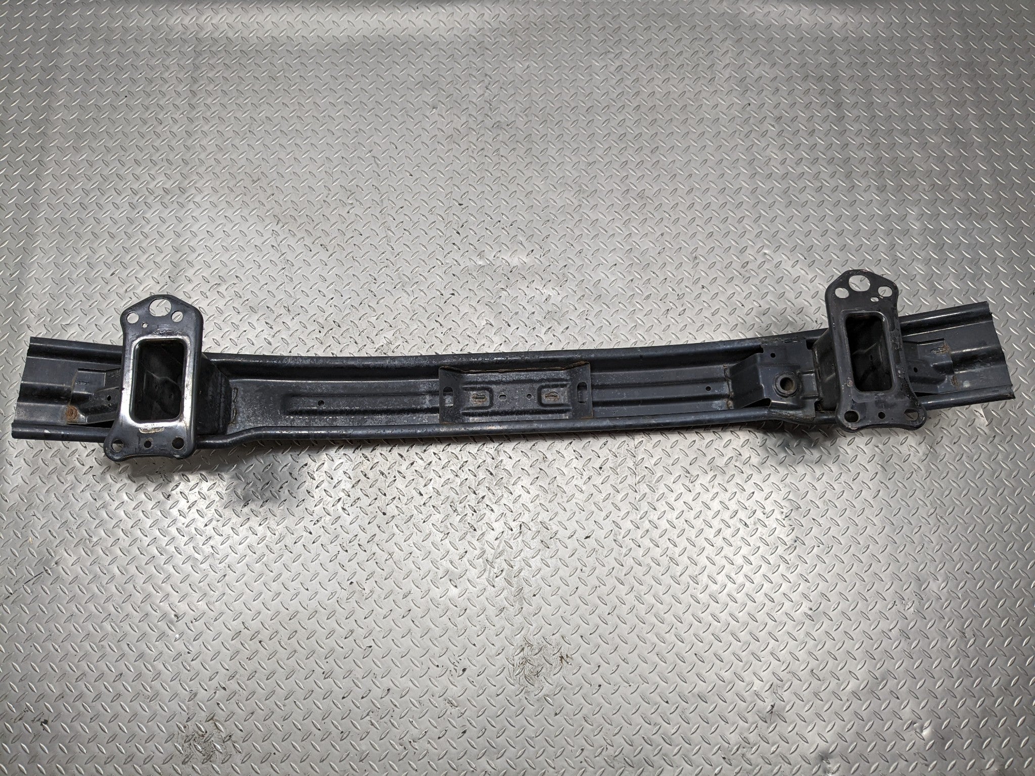 2013 - 2016 HYUNDAI SANTA FE OEM FRONT BUMPER REINFORCEMENT IMPACT BEAM REBAR