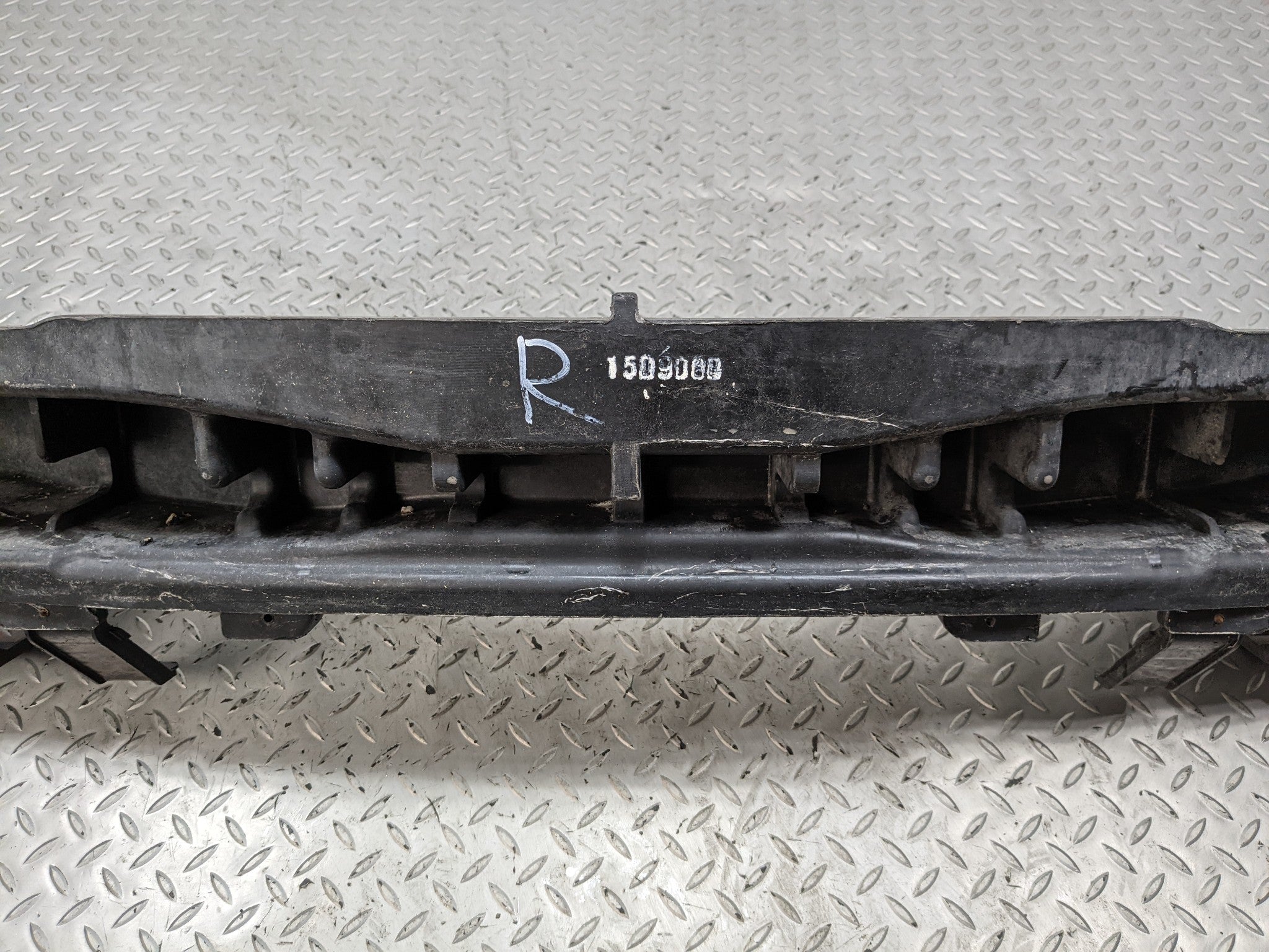 2013 - 2016 HYUNDAI SANTA FE OEM REAR BUMPER REINFORCEMENT IMPACT BEAM REBAR