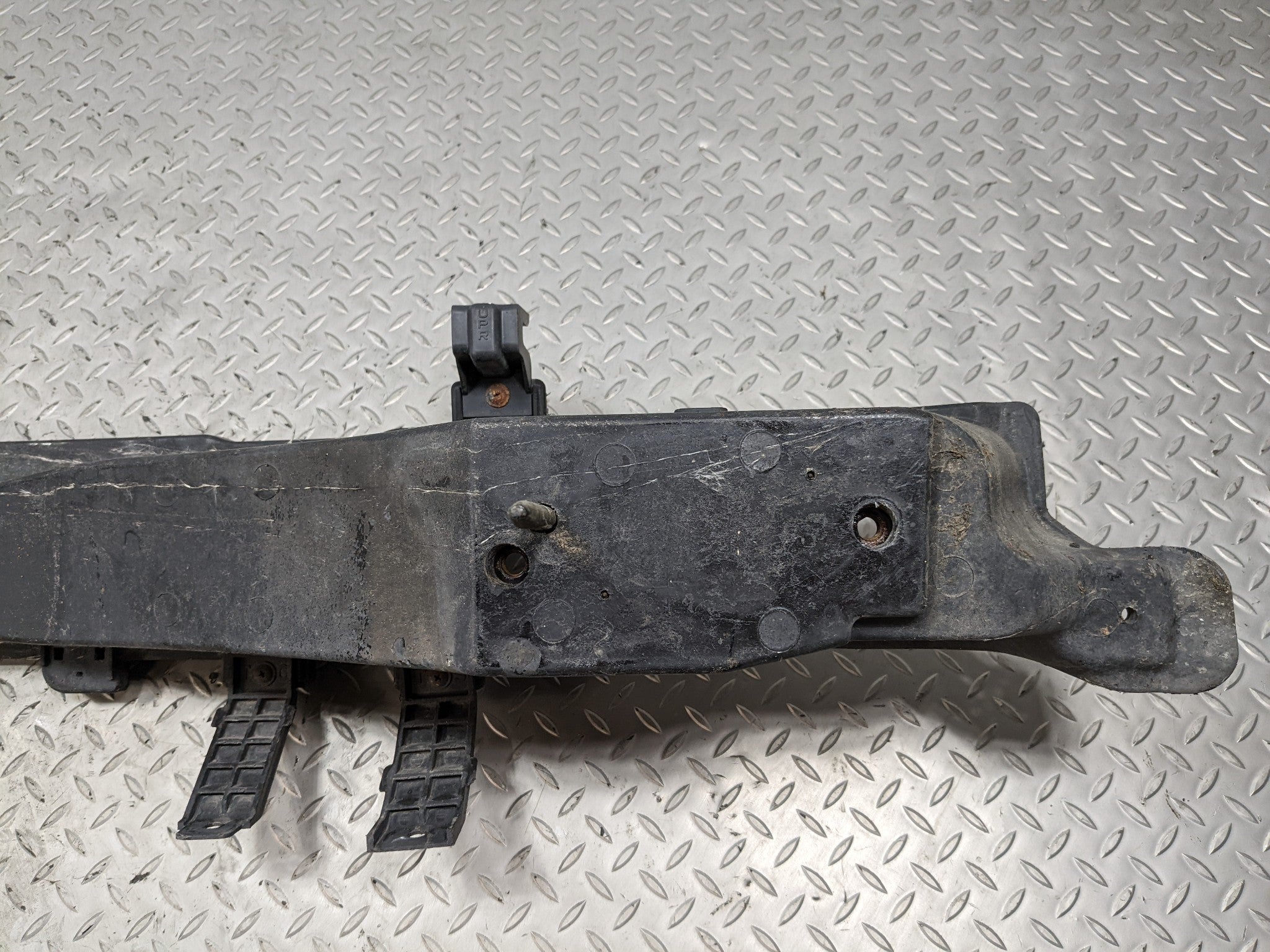 2013 - 2016 HYUNDAI SANTA FE OEM REAR BUMPER REINFORCEMENT IMPACT BEAM REBAR