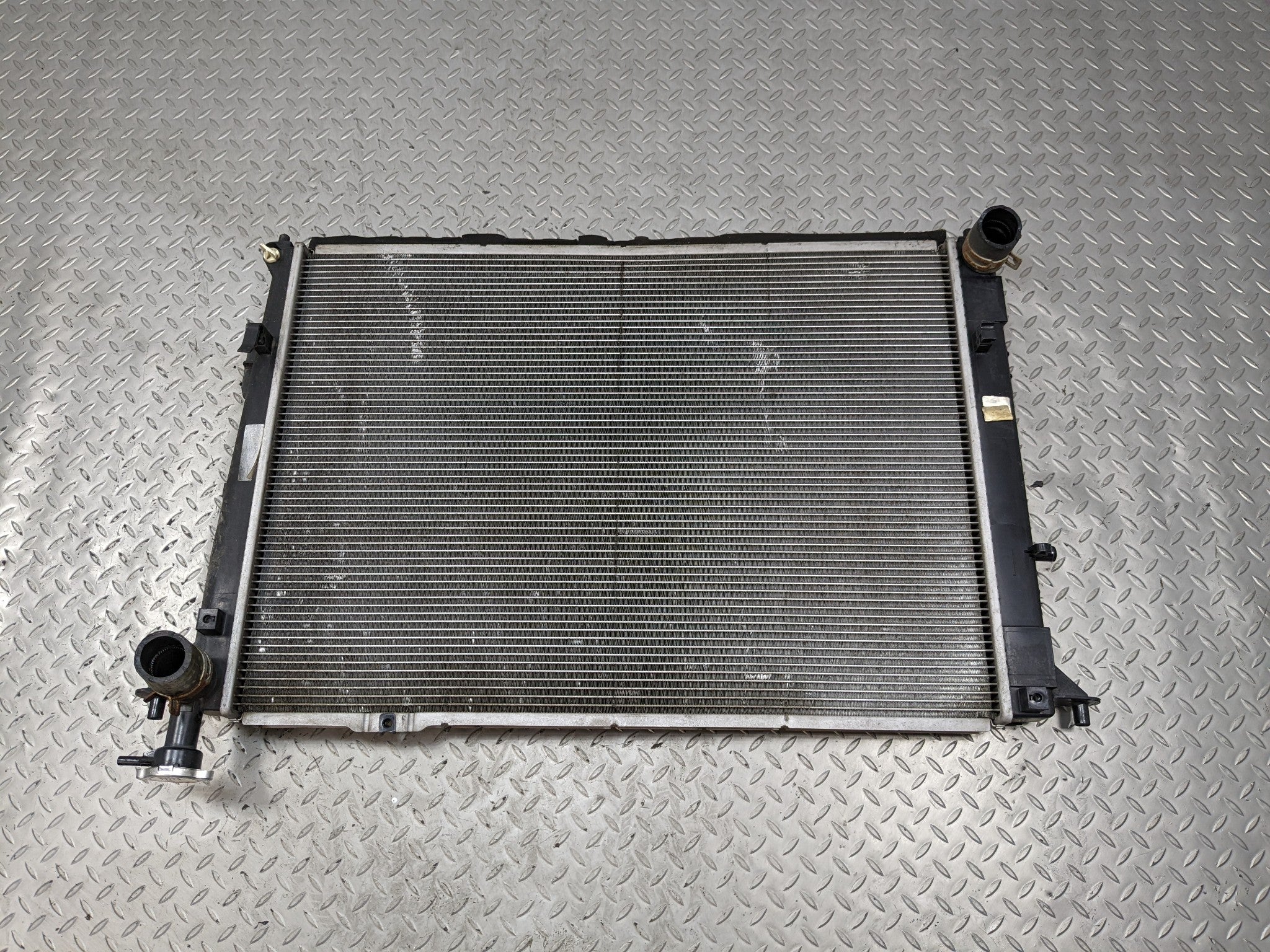 2013 - 2016 HYUNDAI SANTA FE OEM 3.3L LWB ENGINE MOTOR COOLING RADIATOR ASSEMBLY