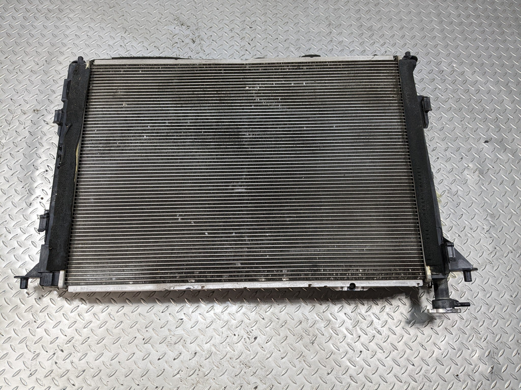 2013 - 2016 HYUNDAI SANTA FE OEM 3.3L LWB ENGINE MOTOR COOLING RADIATOR ASSEMBLY
