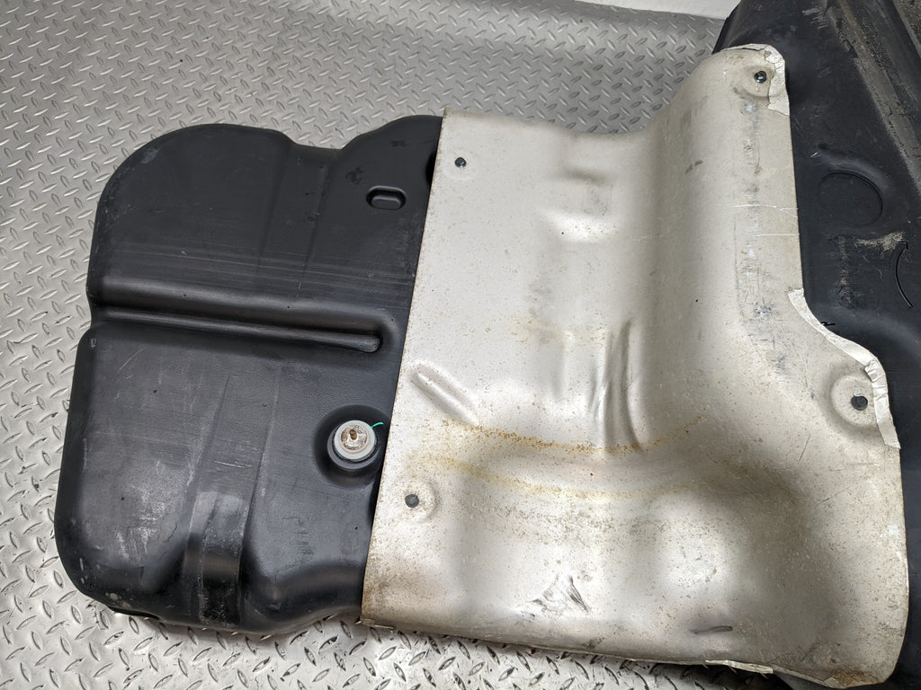 2013 - 2016 HYUNDAI SANTA FE OEM GASOLINE FUEL TANK RESERVIOR ASSEMBLY