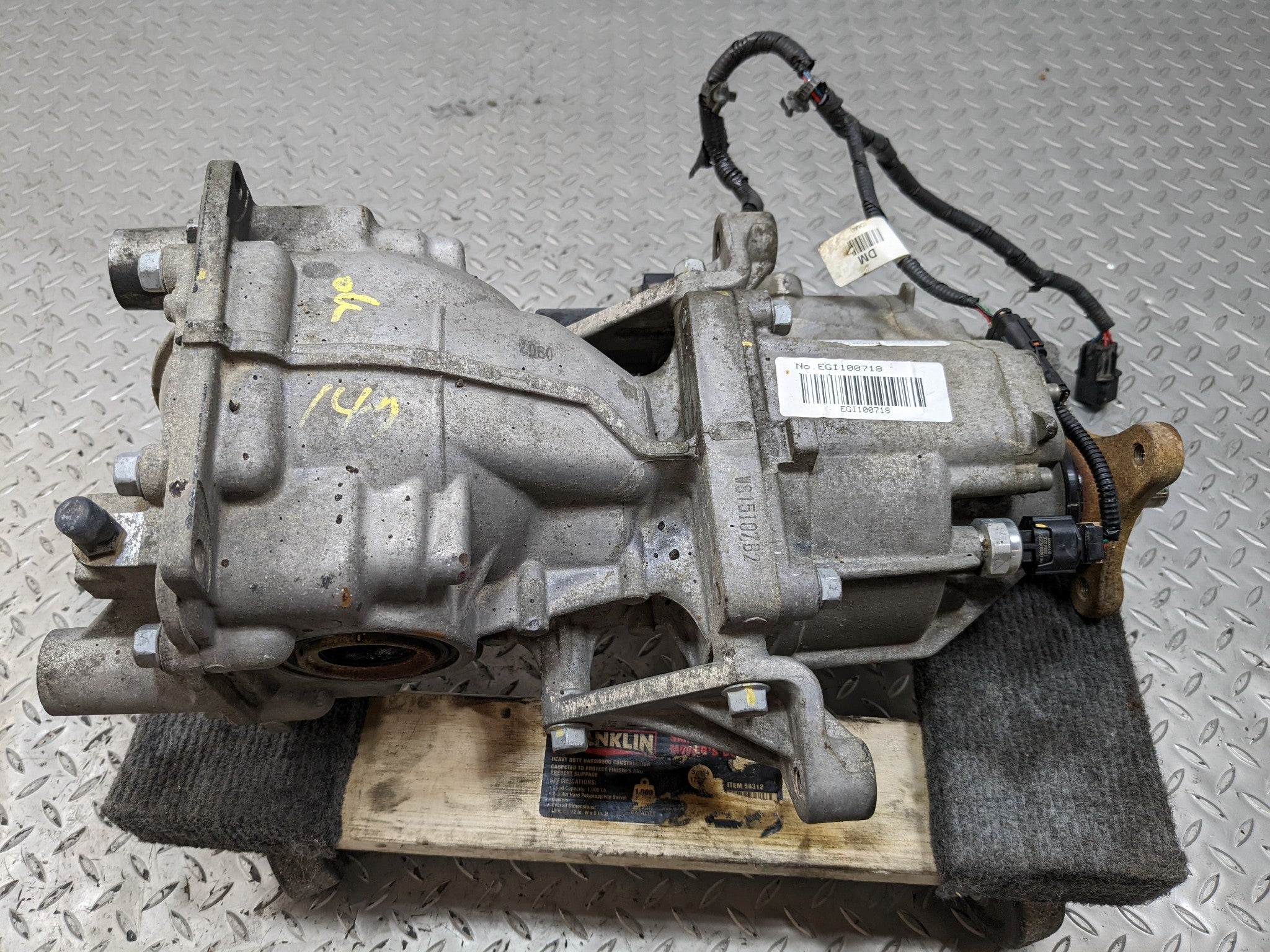 2013 - 2016 HYUNDAI SANTA FE OEM REAR DIFFERENTIAL AXLE CARRIER ASSEMBLY