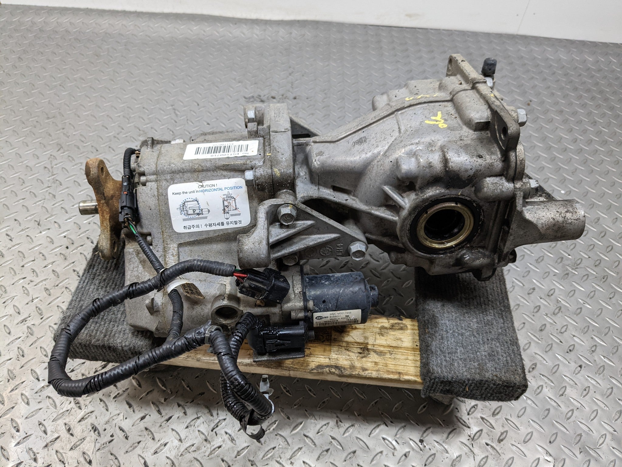2013 - 2016 HYUNDAI SANTA FE OEM REAR DIFFERENTIAL AXLE CARRIER ASSEMBLY