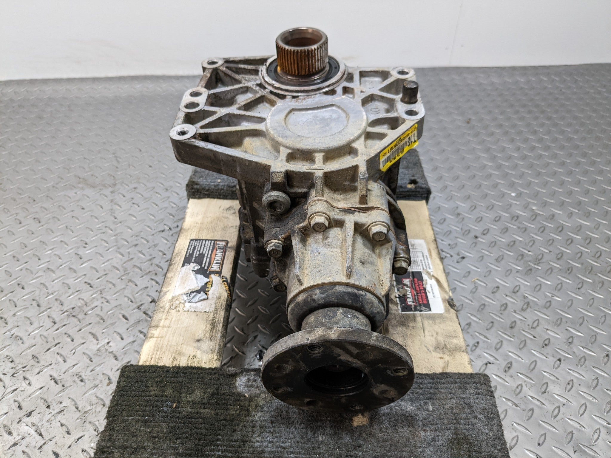 2013 - 2016 HYUNDAI SANTA FE OEM AUTOMATIC TRANSMISSION TRANSFER CASE ASSEMBLY