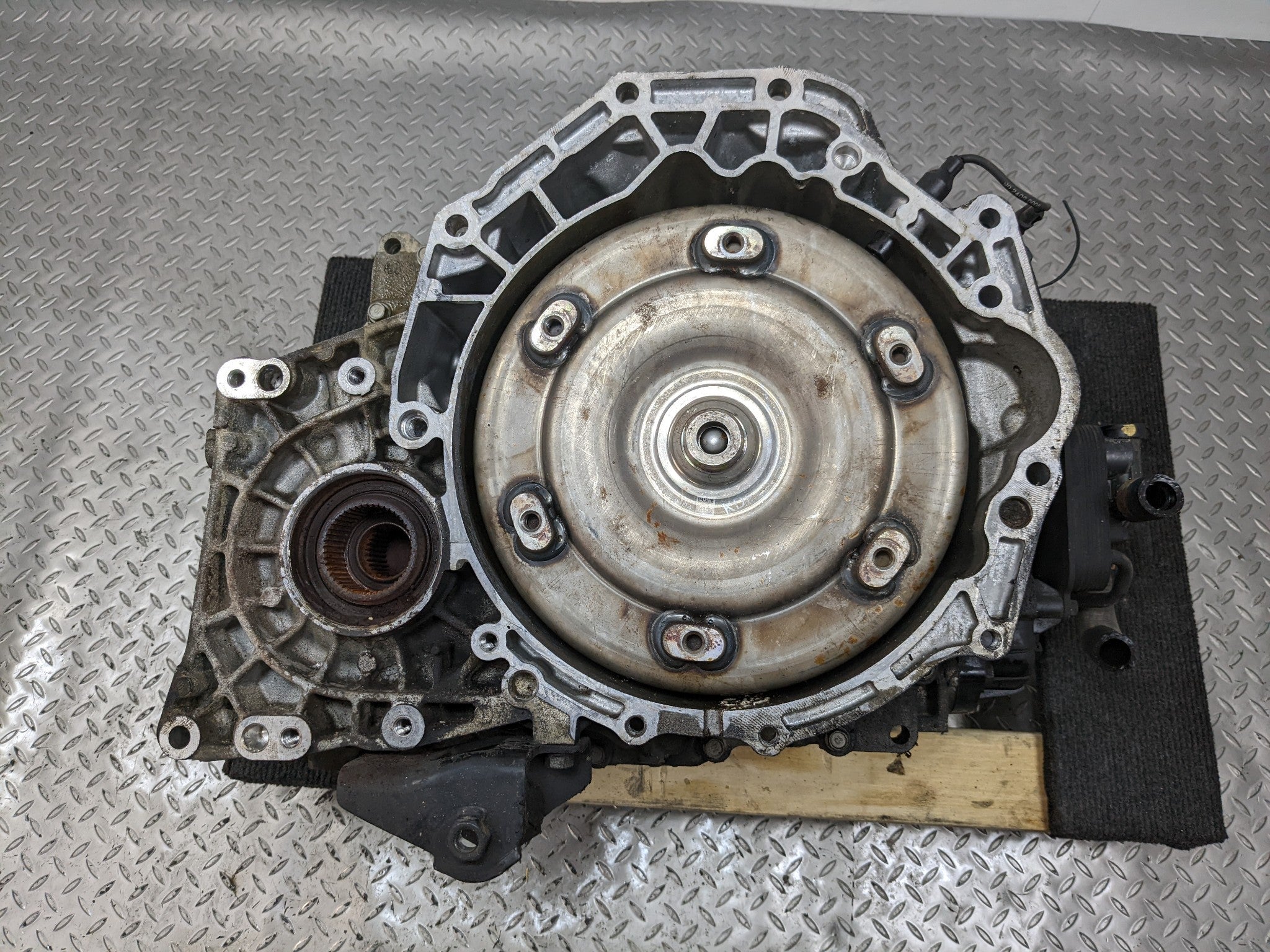 2013 - 2016 HYUNDAI SANTA FE OEM 3.3L SIX SPEED AUTOMATIC TRANSMISSION ASSEMBLY