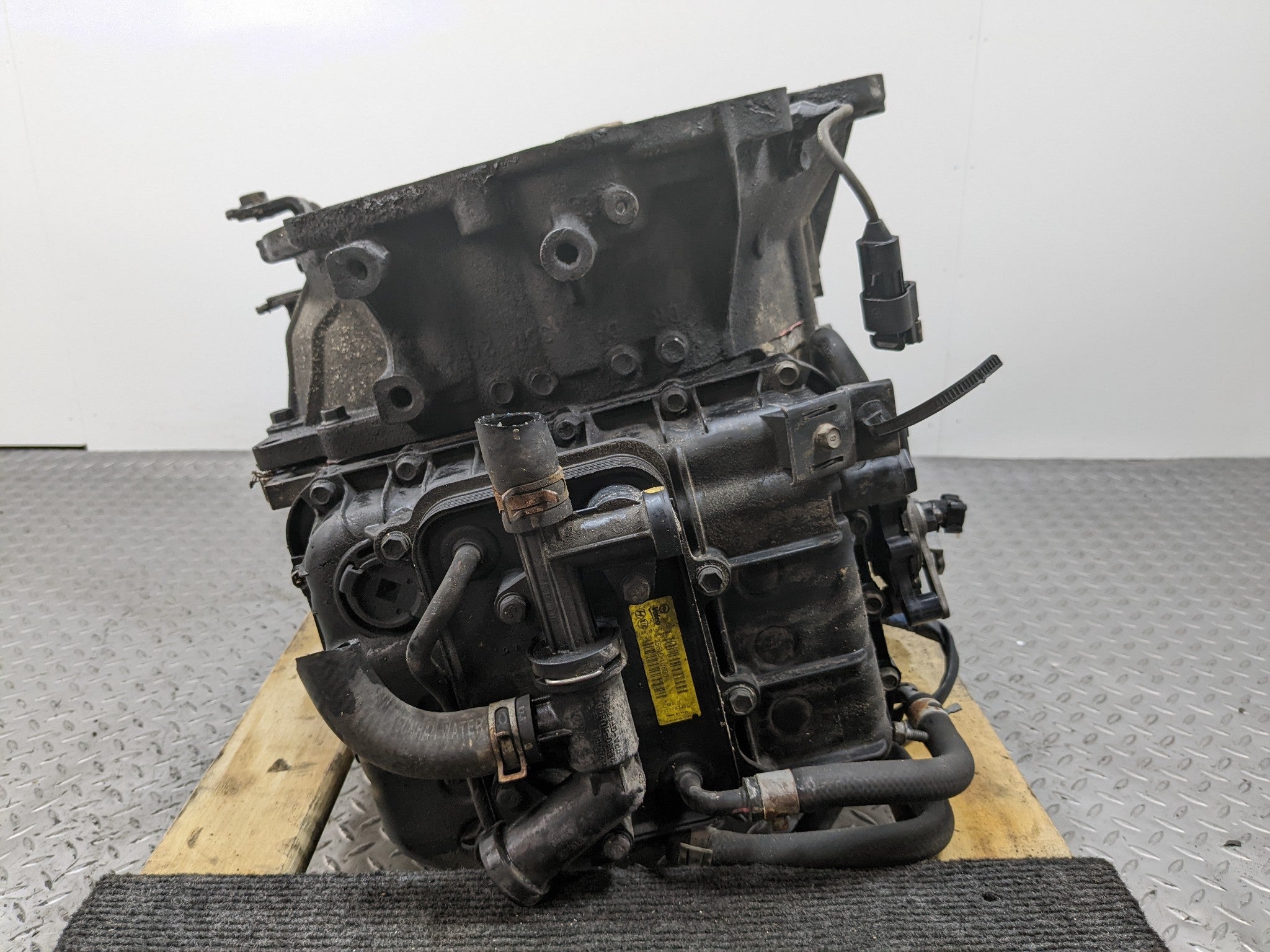 2013 - 2016 HYUNDAI SANTA FE OEM 3.3L SIX SPEED AUTOMATIC TRANSMISSION ASSEMBLY