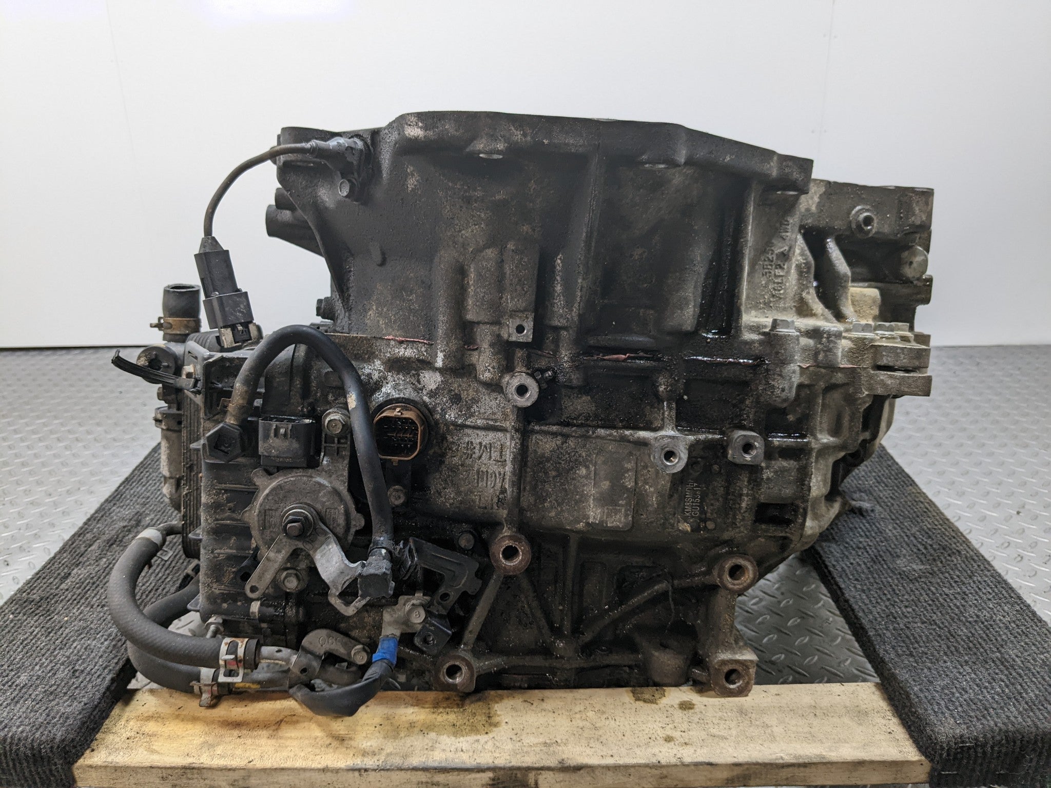 2013 - 2016 HYUNDAI SANTA FE OEM 3.3L SIX SPEED AUTOMATIC TRANSMISSION ASSEMBLY